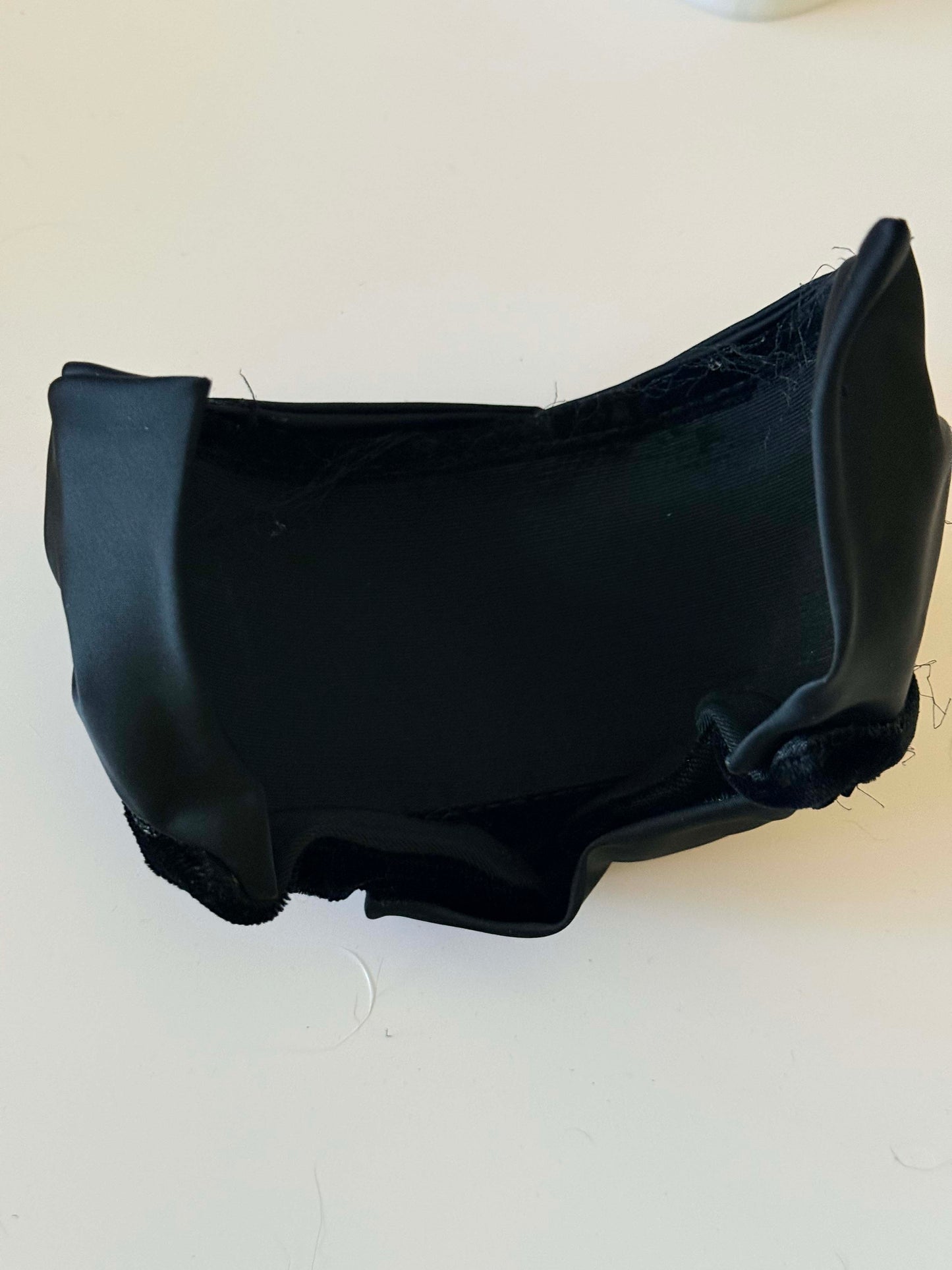 1950s Black Velvet and Satin Fascinator – Vintage Sculpted Audrey Hepburn Style