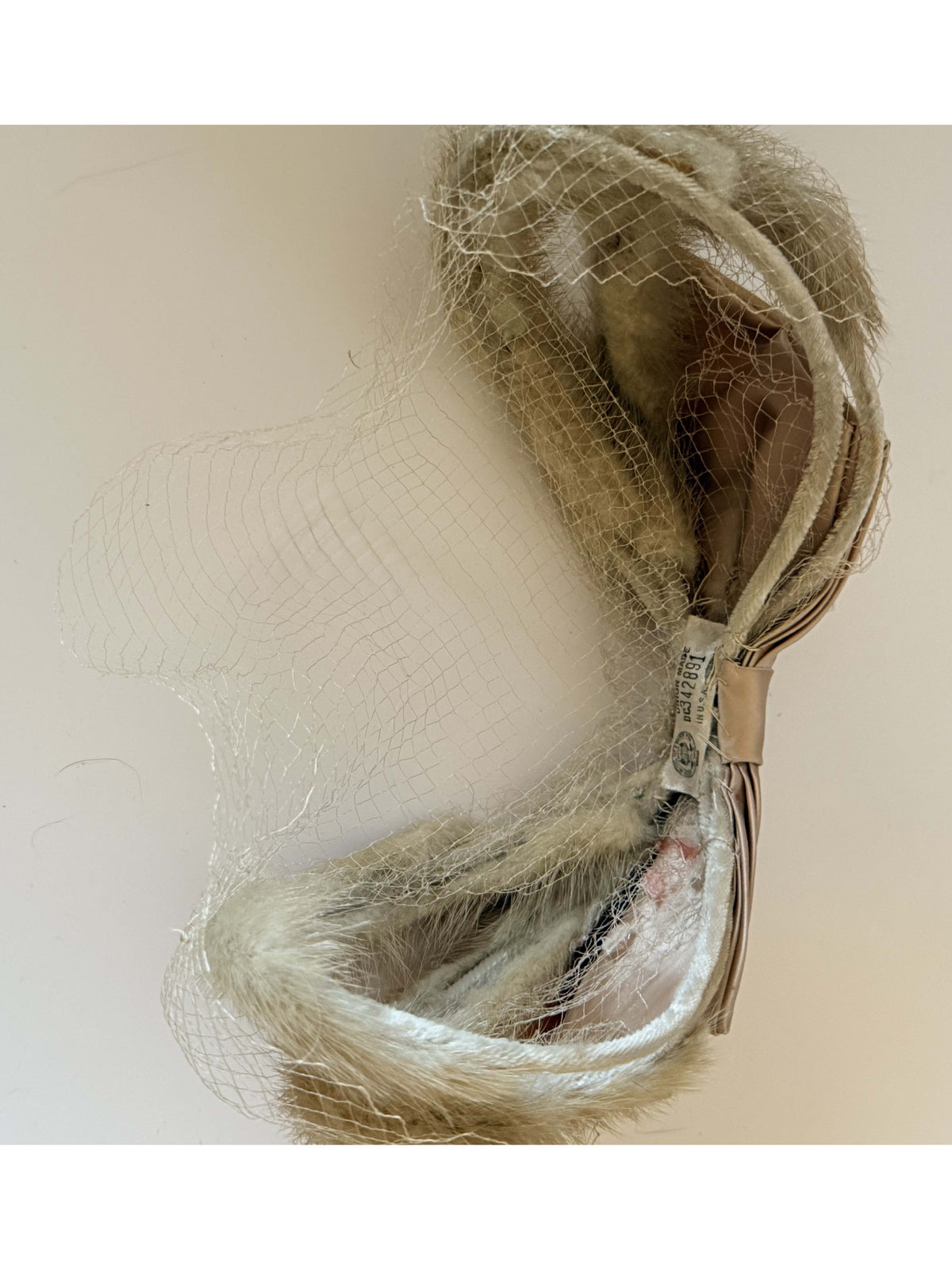 1940s - 1950s Champagne Mink Fur and Satin Bow Fascinator Hat with Veil | Vintage Bridal Cocktail Hat