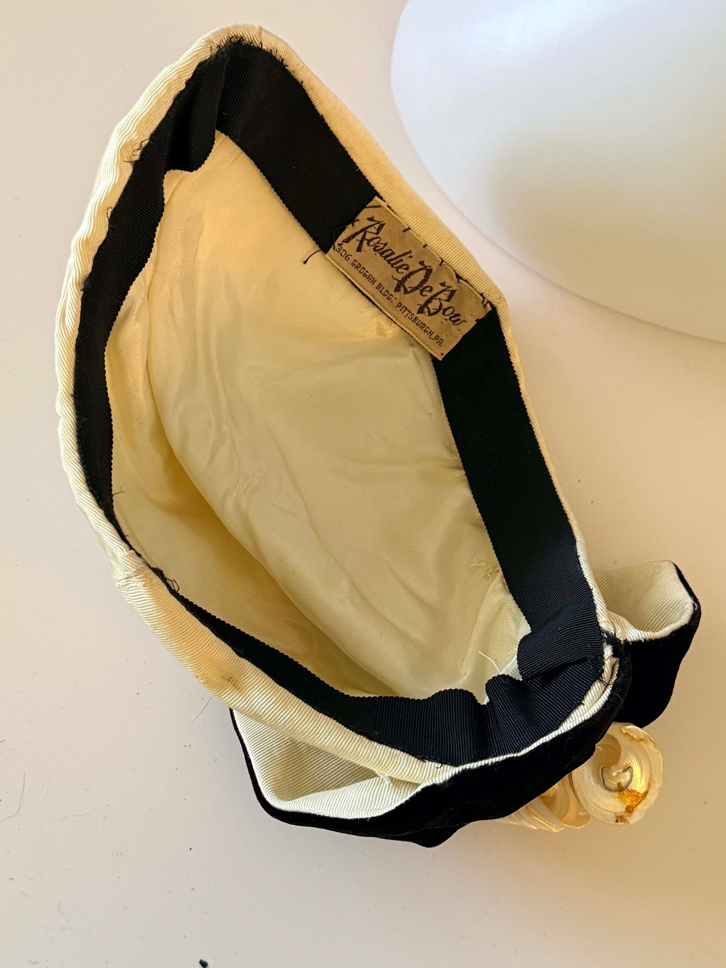 Rosalie DeBow 1930s 1940s Black Velvet Ivory Tilt Hat with Seashell – Vintage Grosgrain Cocktail Hat