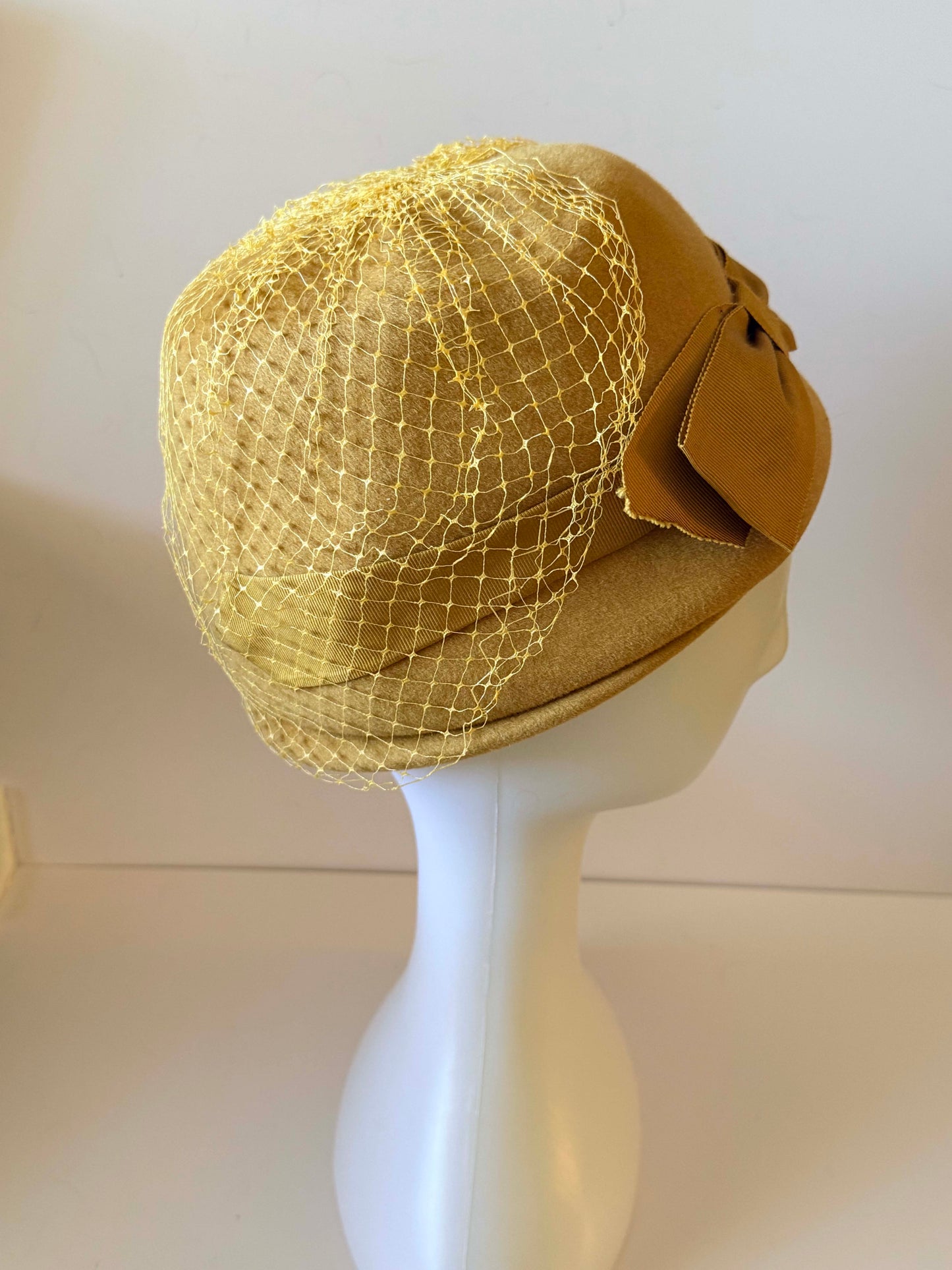 1960s Mustard Yellow Cloche Hat – Vintage Wool Felt Veiled Bow Dress Hat