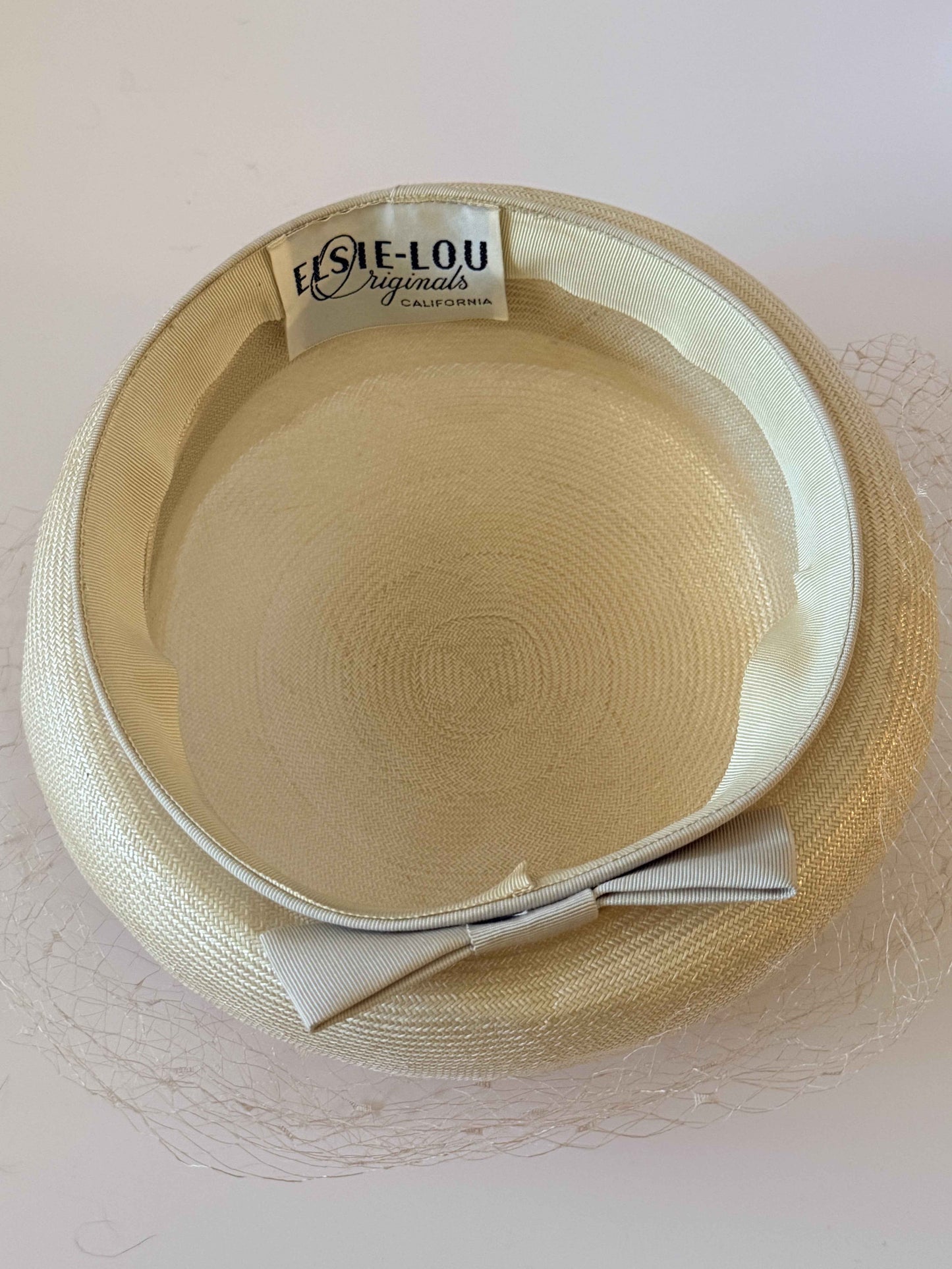 1950s–1960s Elise-Lou Vintage Butter Yellow Straw Hat with Net Veil – Mid-Century Elegance