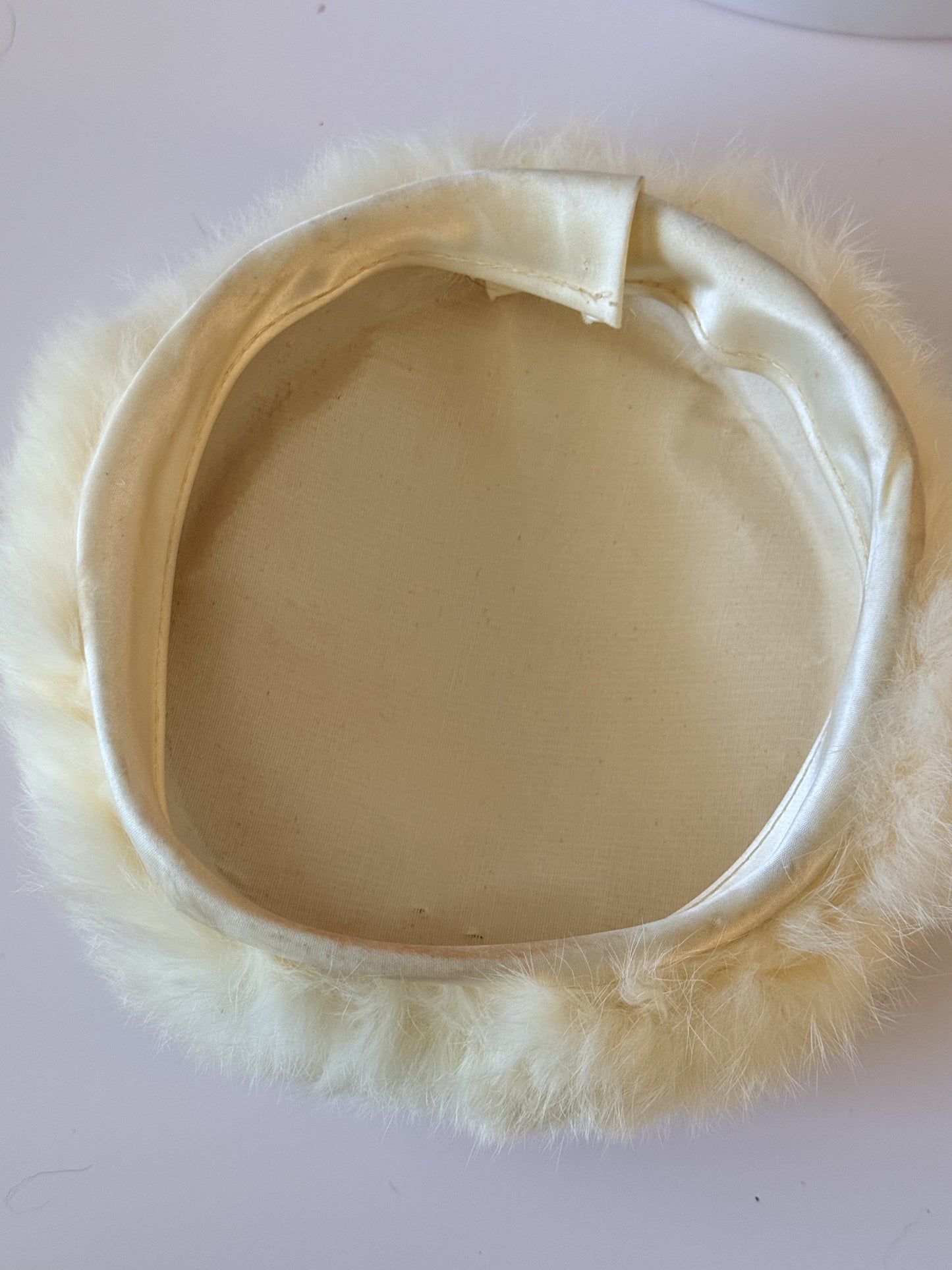 1950s–1960s Vintage Cream Fur Hat – Classic Mid-Century Winter Statement Hat