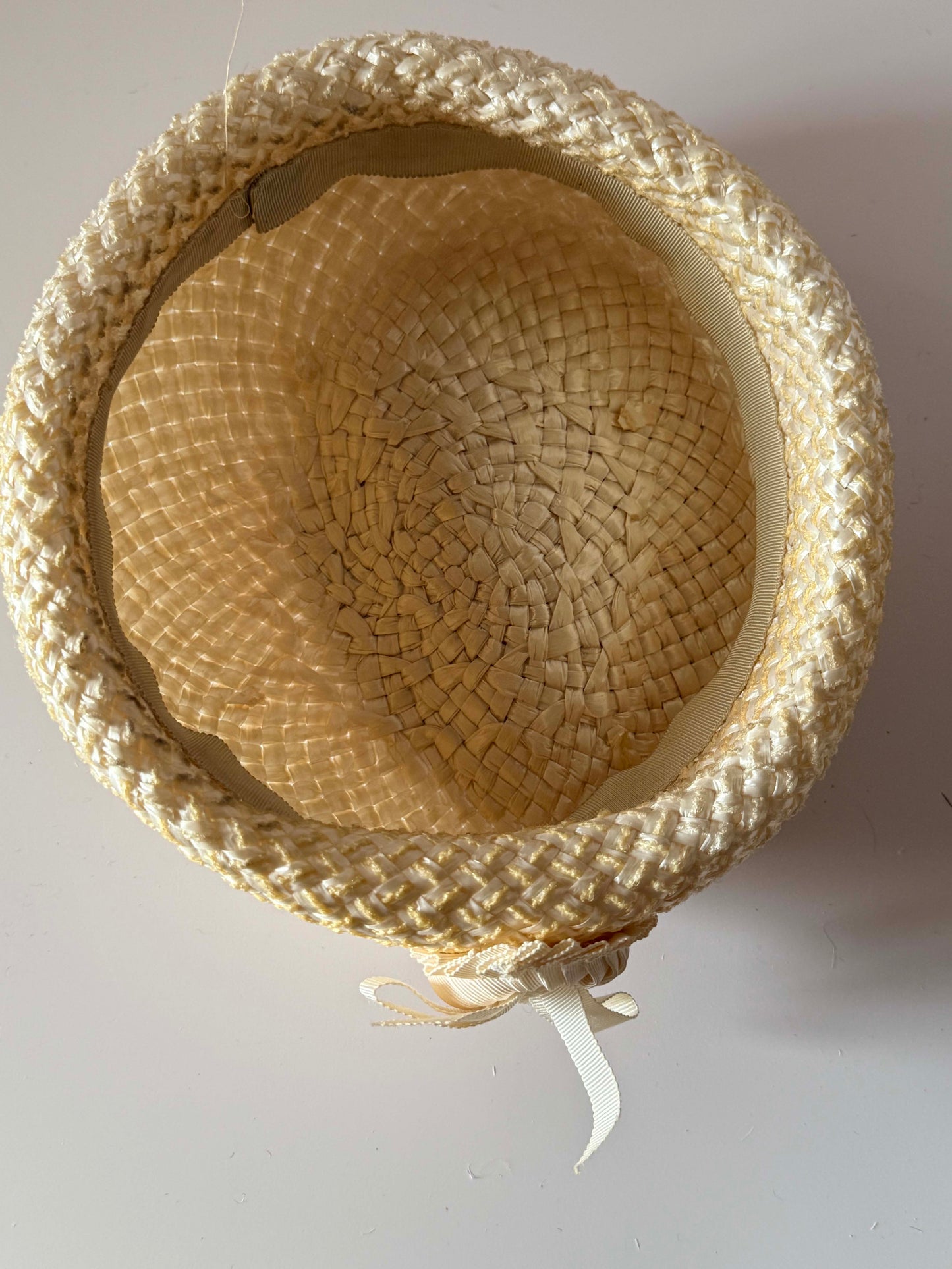 Vintage Ivory Straw Pillbox Hat, 1960s Cream Woven Raffia Cocktail Hat, Bridal Hat, Jackie Kennedy Style, Wedding Guest Hat, Classic Millinery