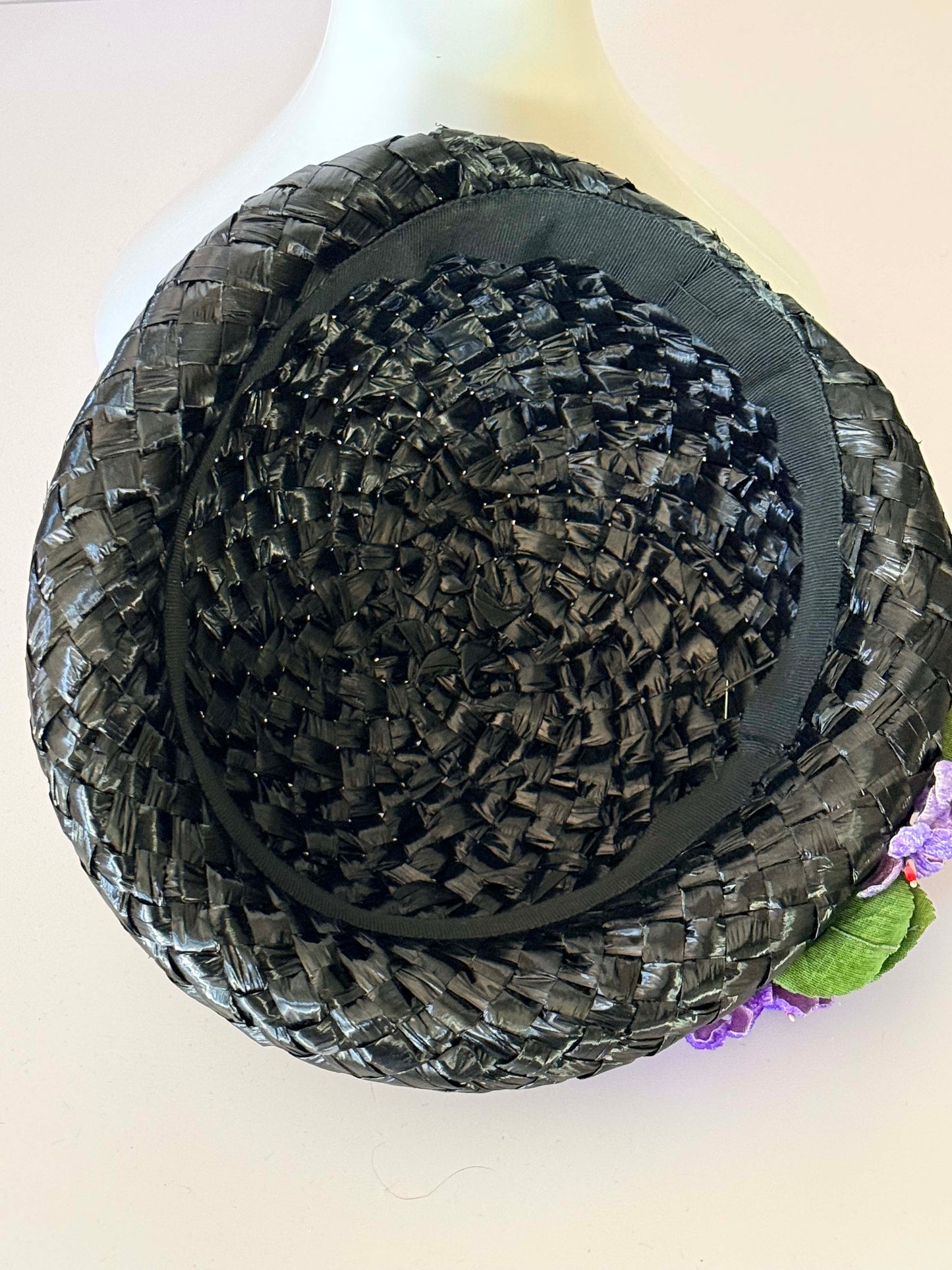 Vintage 1950s Black Woven Straw Hat with Purple Floral Trim – Classic Mid-Century Garden Party Hat