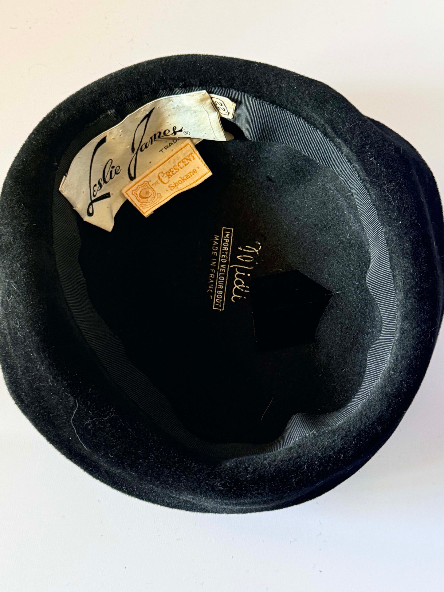 Vintage 1950s Leslie James Black French Velour Felt Hat Rhinestone Buckle Sculptural Brim Crescent Spokane Millinery