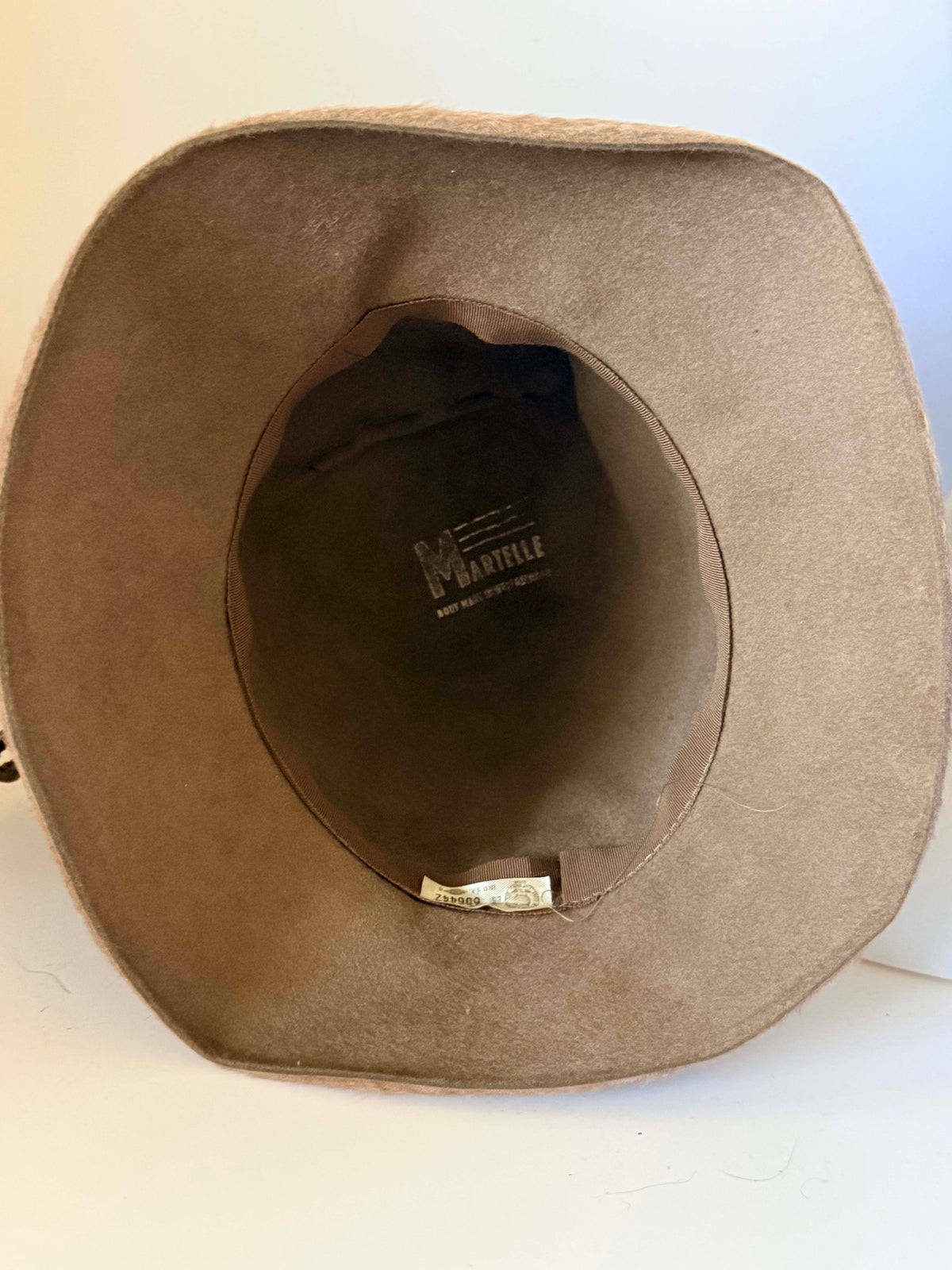 Vintage 1950s Martelle Taupe Brown Faux Fur Felt Fedora Hat Grosgrain Ribbon Sculpted Crown Women's Mid Century Hat