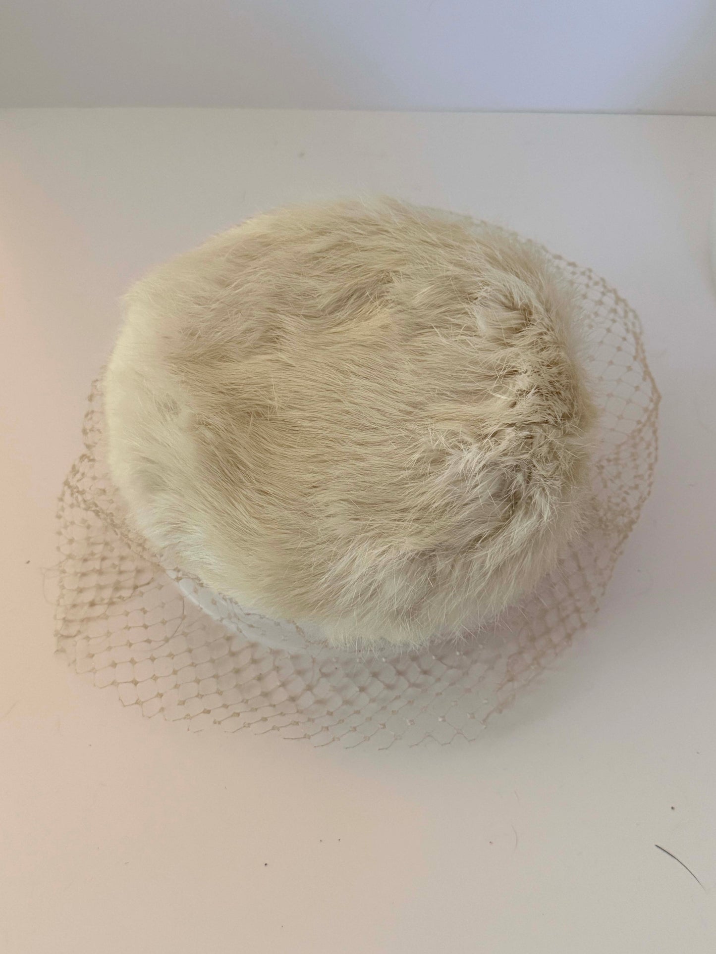Vintage 1950s Ivory Fur Pillbox Hat with Veil – Classic Bridal Winter Hat Soft Mink Fur Style Elegant Mid Century Millinery