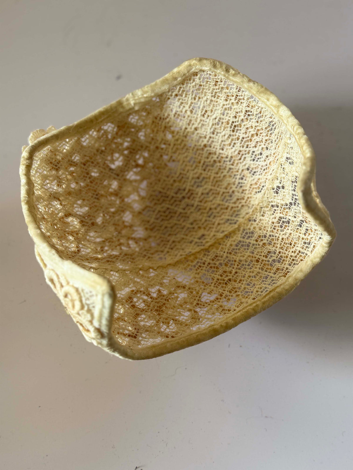 Vintage 1950s Ivory Lace Half Hat Floral Embroidery Soutache Rhinestone Bridal Wedding Cocktail Women's Mid Century Millinery