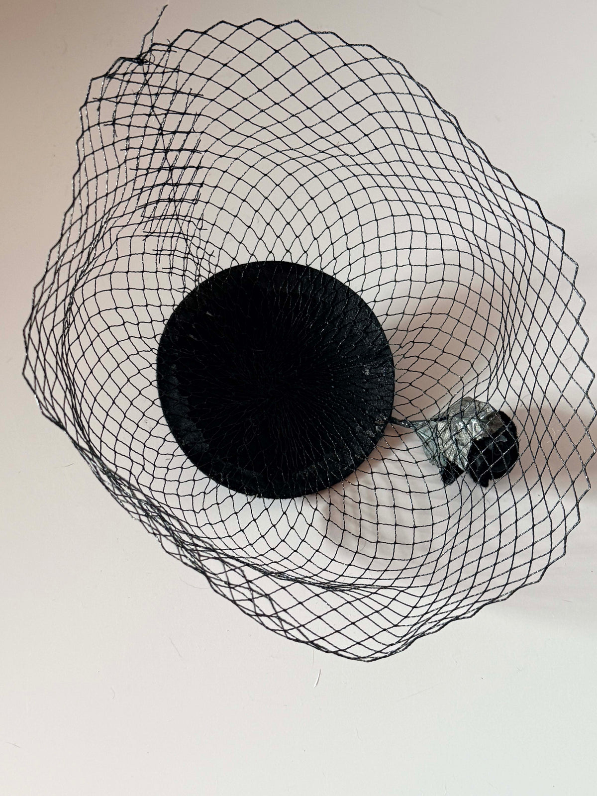 Vintage 1950s Black Veiled Fascinator Hat | Velvet Gothic Bridal Hat | Rose Face Veil Mourning Style Hat
