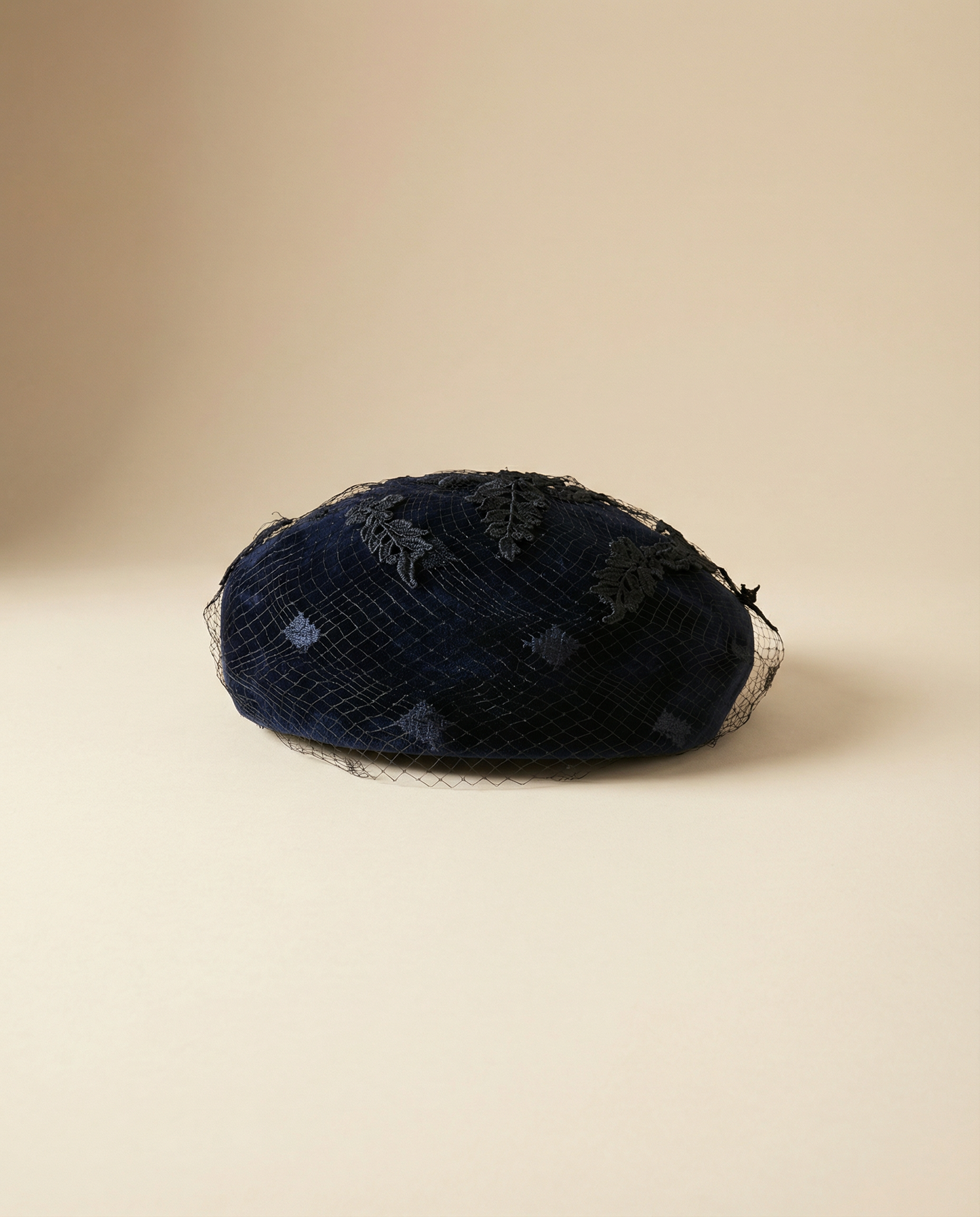 Vintage Wool Angora Beret with Lace Appliqués and Net Veil – Classic Elegant Hat