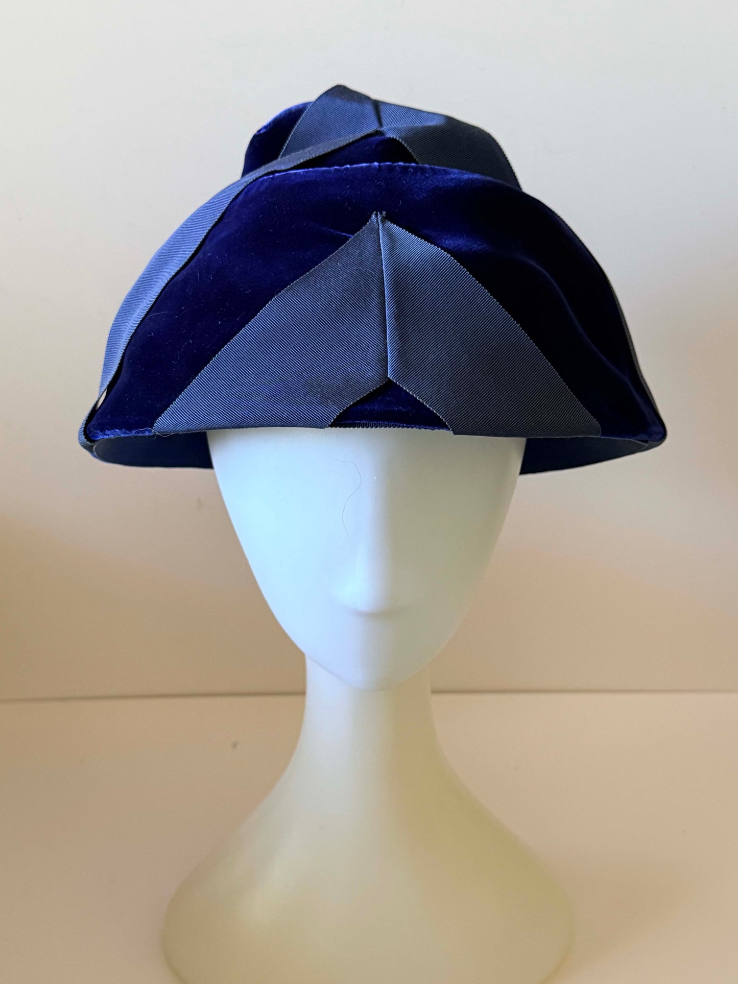 1950s - 1960s Navy - Dark Purple Velvet and Grosgrain Cloche Hat Himelhochs Detroit | Vintage Grosgrain Detail Millinery