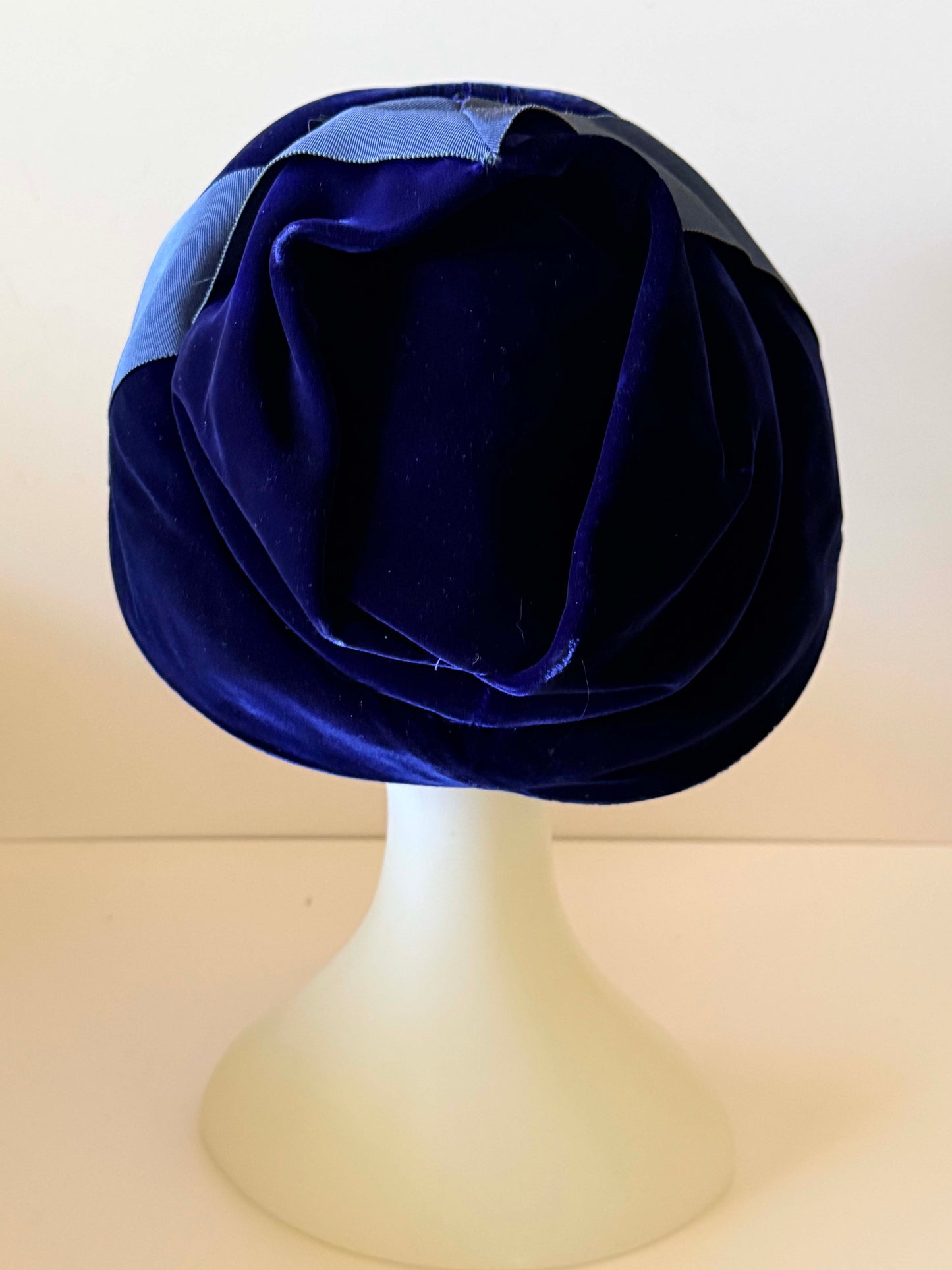 1950s - 1960s Navy - Dark Purple Velvet and Grosgrain Cloche Hat Himelhochs Detroit | Vintage Grosgrain Detail Millinery