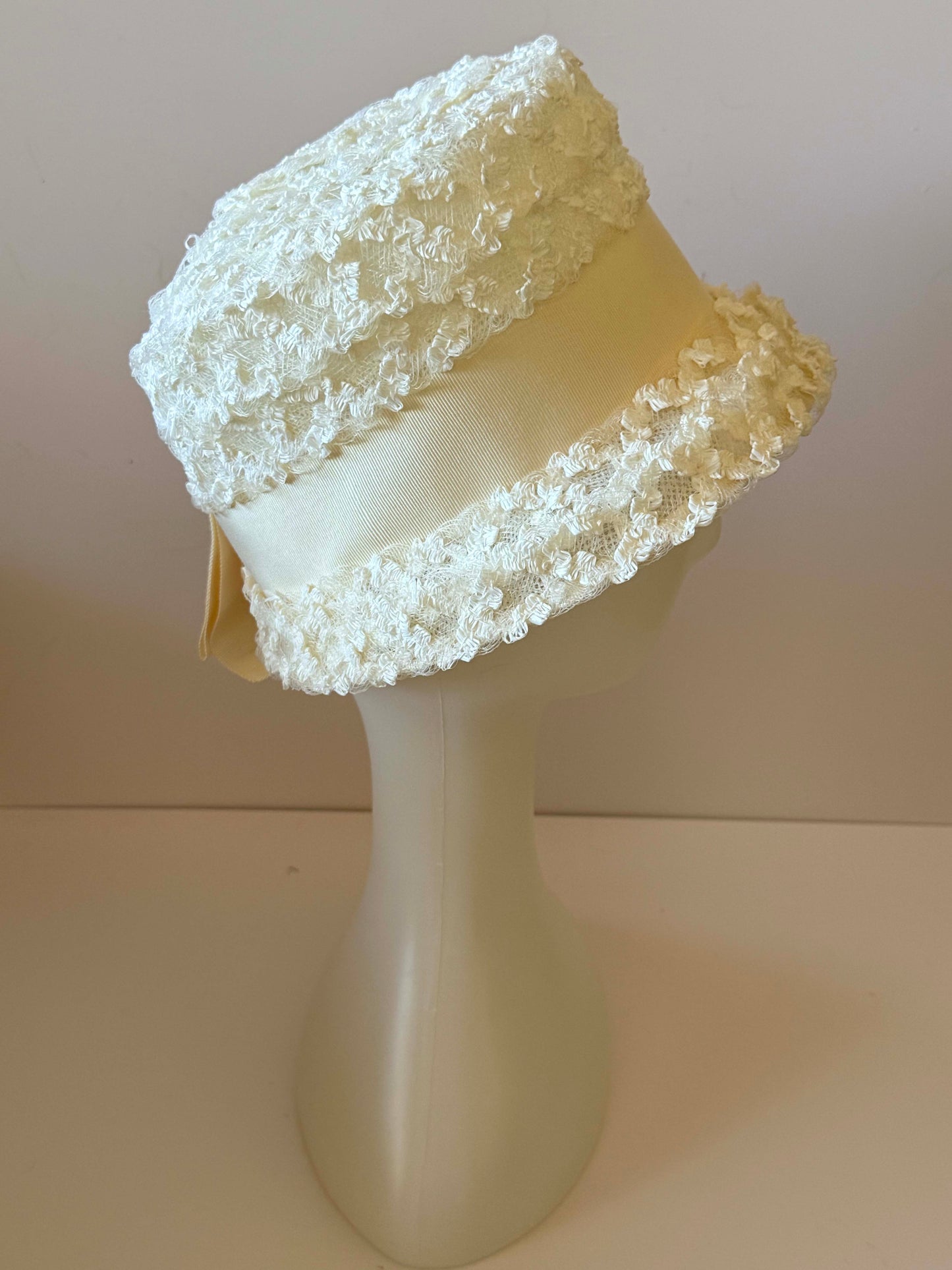 1960s Ivory Lace Bucket Summer Hat by Clover Lane – Vintage Lattice Lace Spring Hat