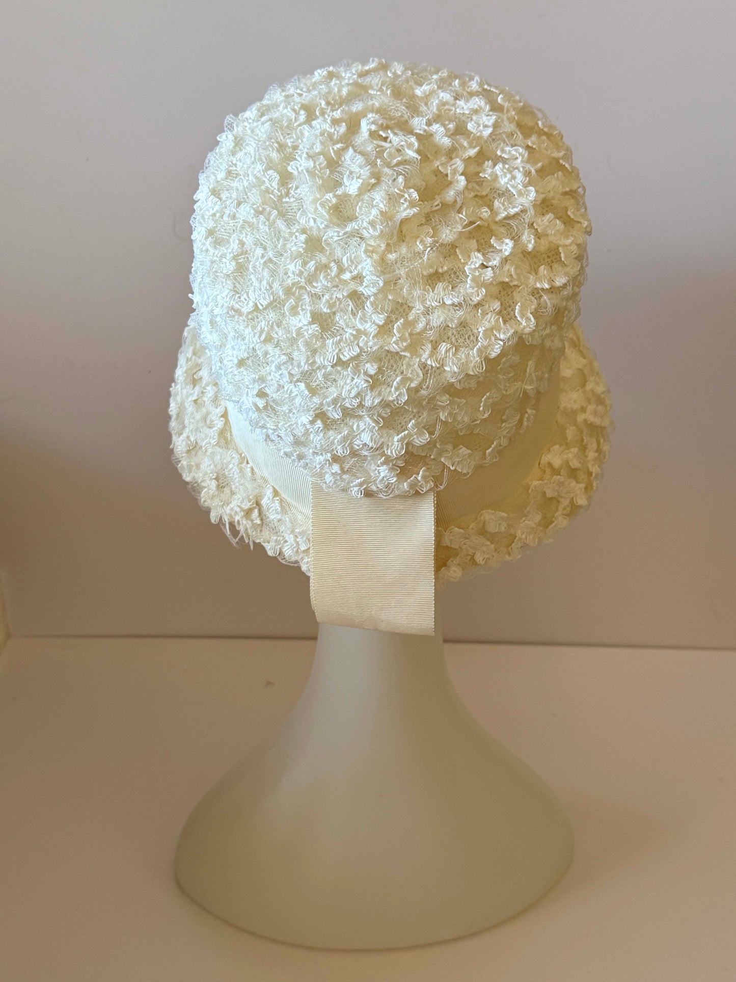 1960s Ivory Lace Bucket Summer Hat by Clover Lane – Vintage Lattice Lace Spring Hat