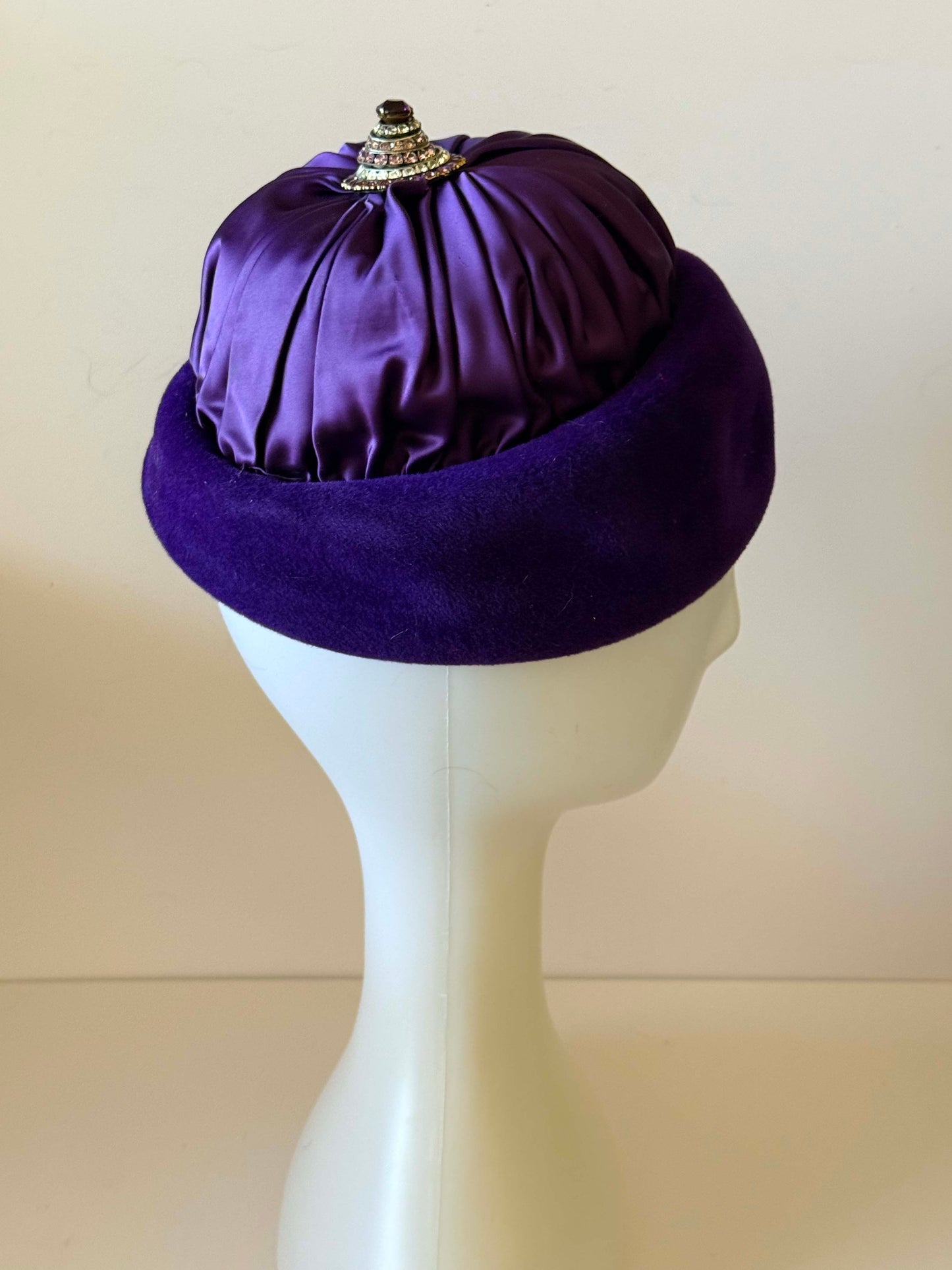 1950s - 1960s Evelyn Varon Purple Satin Cocktail Hat with Rhinestone Jewel – Vintage Hat