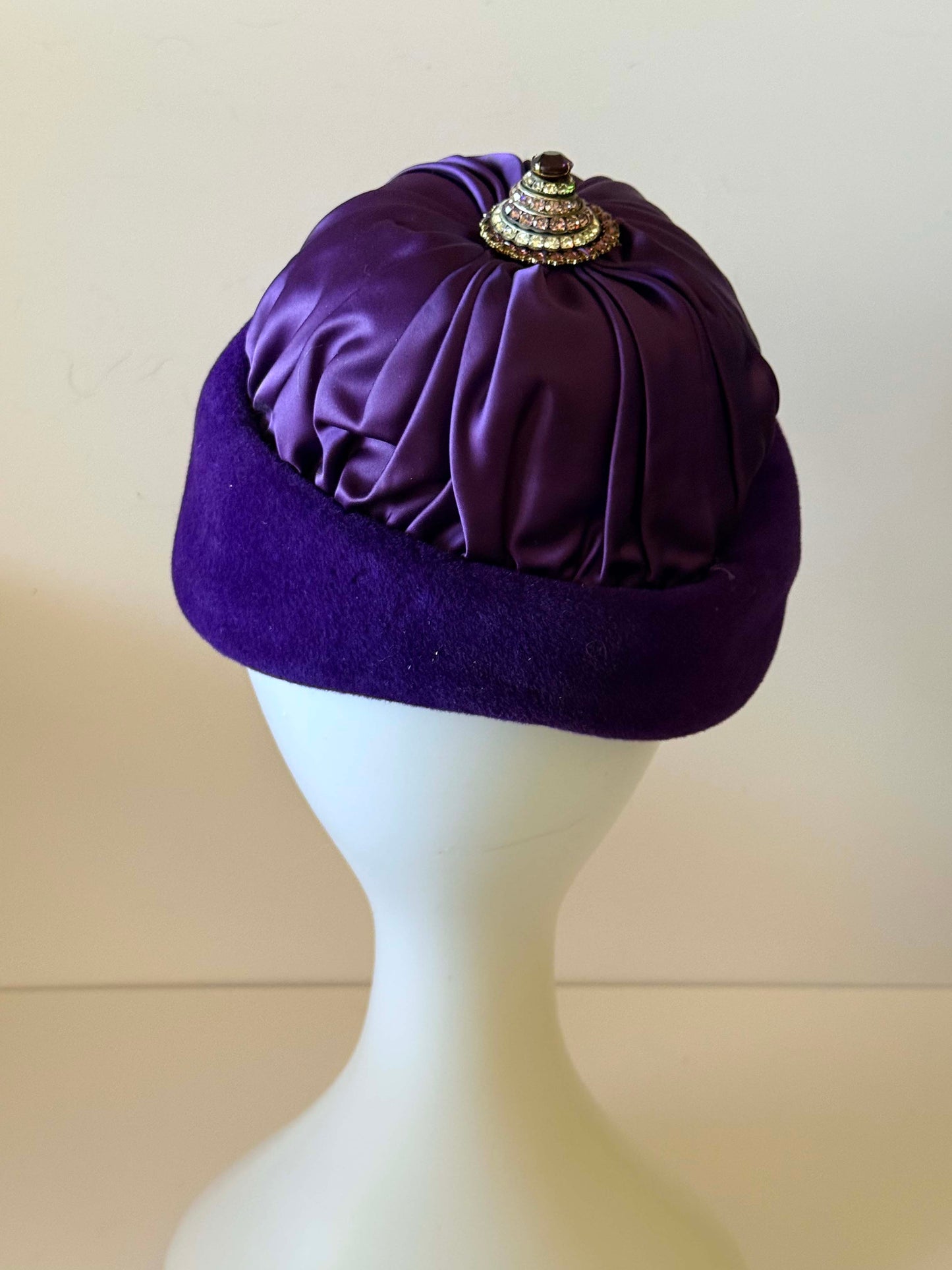 1950s - 1960s Evelyn Varon Purple Satin Cocktail Hat with Rhinestone Jewel – Vintage Hat