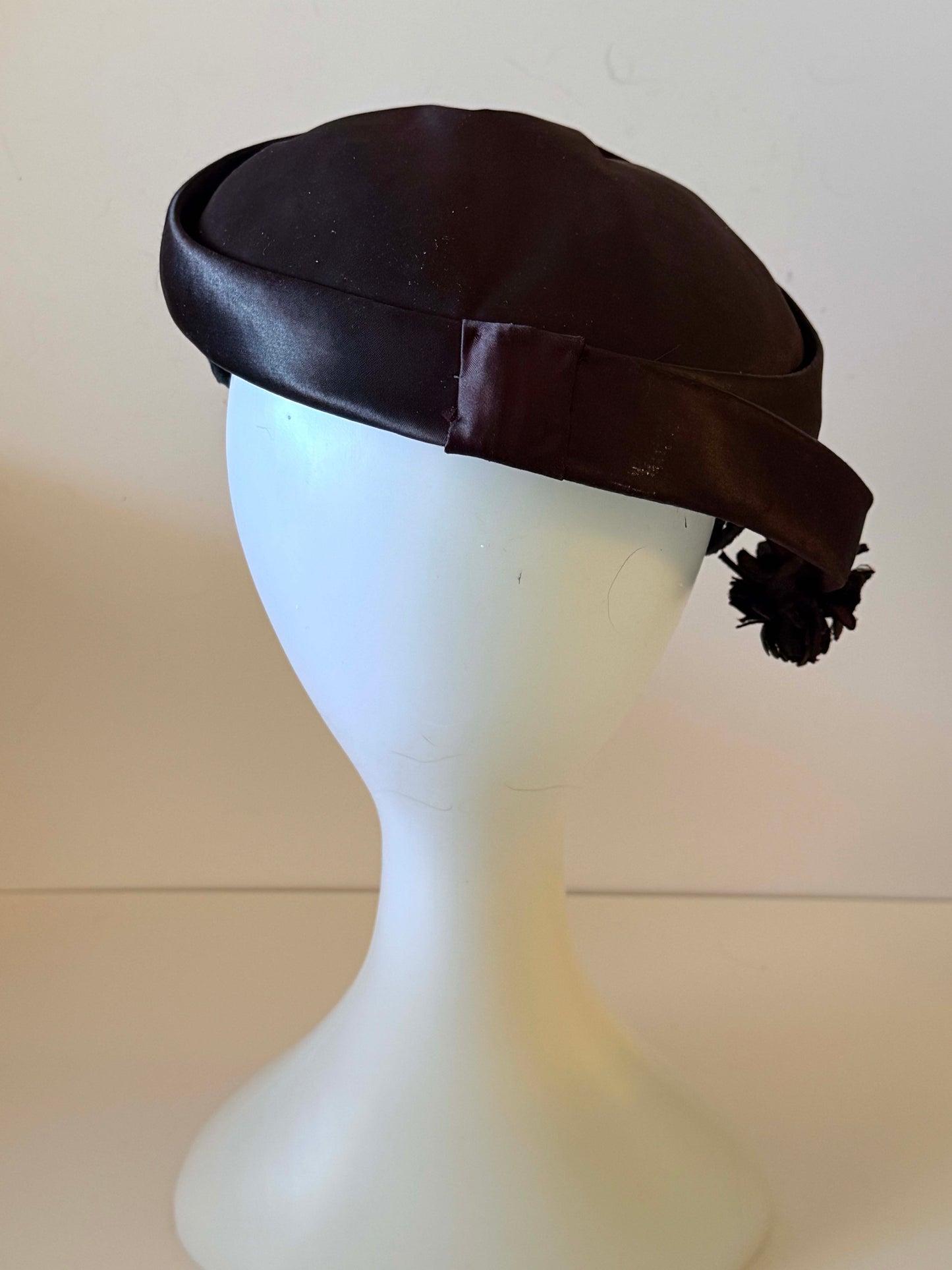 1960s Dark Brown Satin Pillbox Hat – Vintage Audrey Hepburn Style