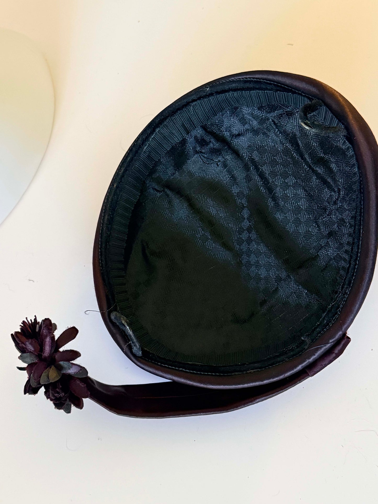 1960s Dark Brown Satin Pillbox Hat – Vintage Audrey Hepburn Style