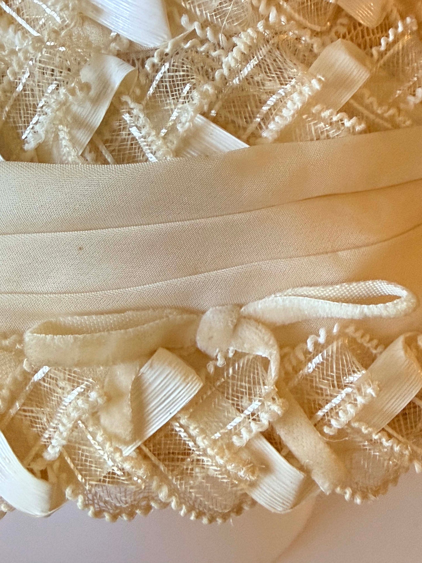 Vintage 1960s Cream Silk Chiffon Ribbon Bucket Hat – Lace Trim Wide Brim Garden Party Wedding Hat