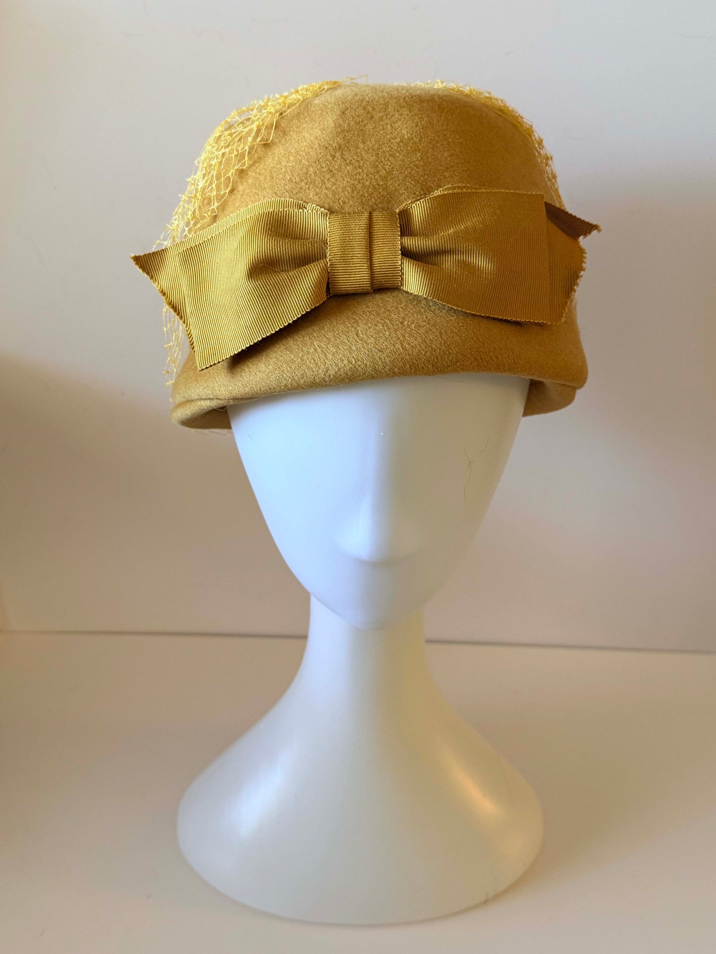 1960s Mustard Yellow Cloche Hat – Vintage Wool Felt Veiled Bow Dress Hat