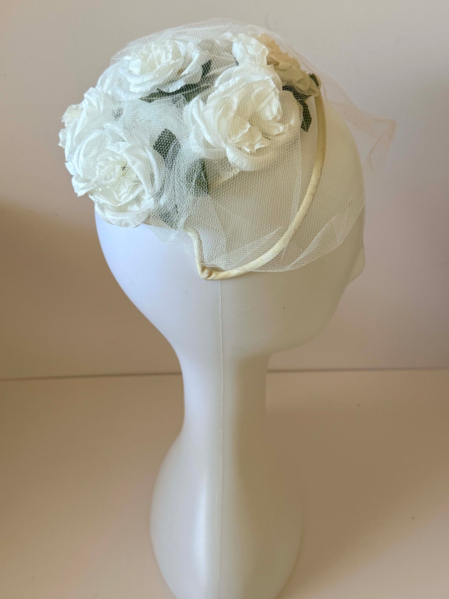 Vintage 1920s - 1950s Ivory Silk Flower Wedding Hat with Net Veil – Bridal Fascinator Headband