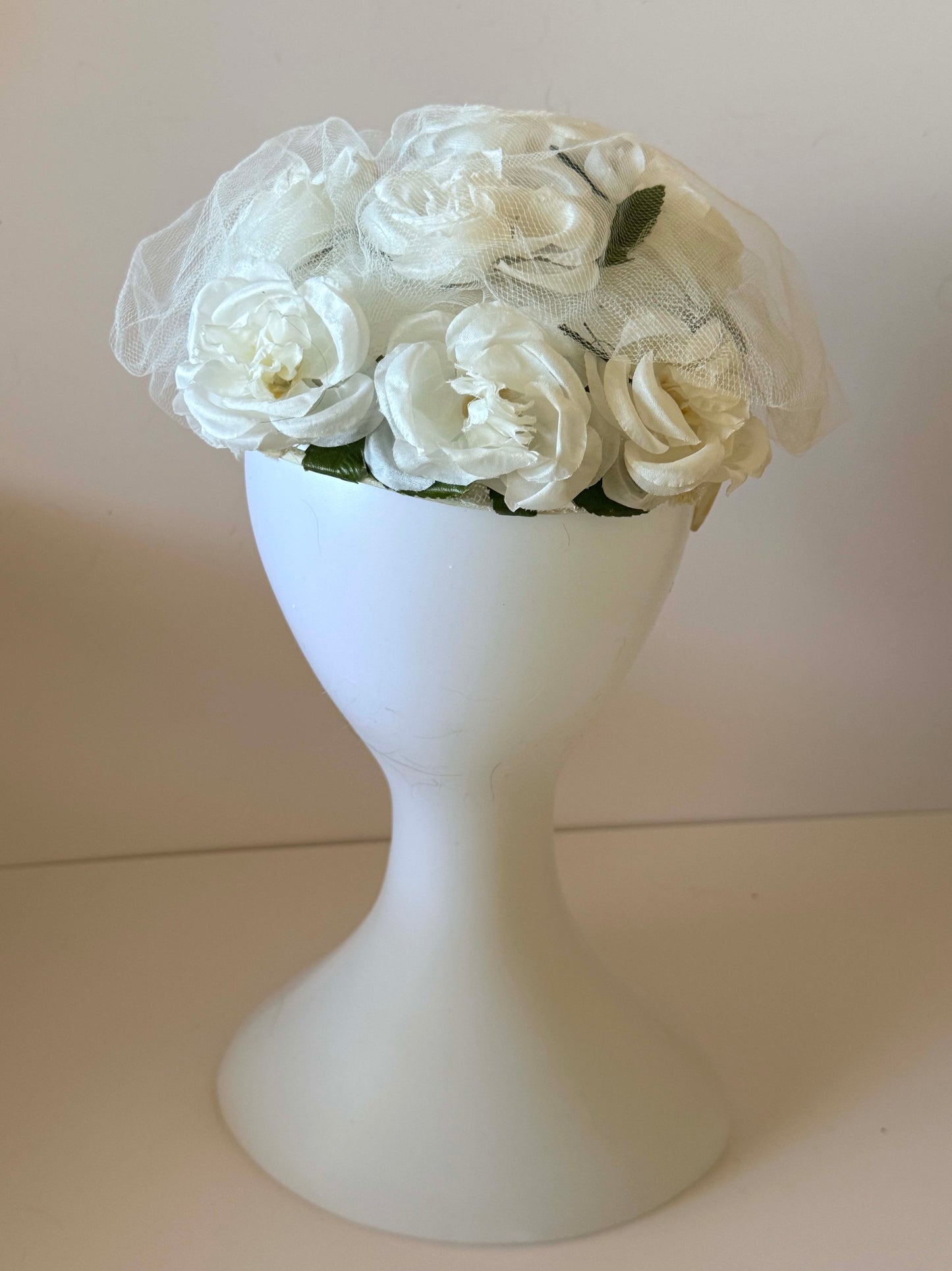 Vintage 1920s - 1950s Ivory Silk Flower Wedding Hat with Net Veil – Bridal Fascinator Headband