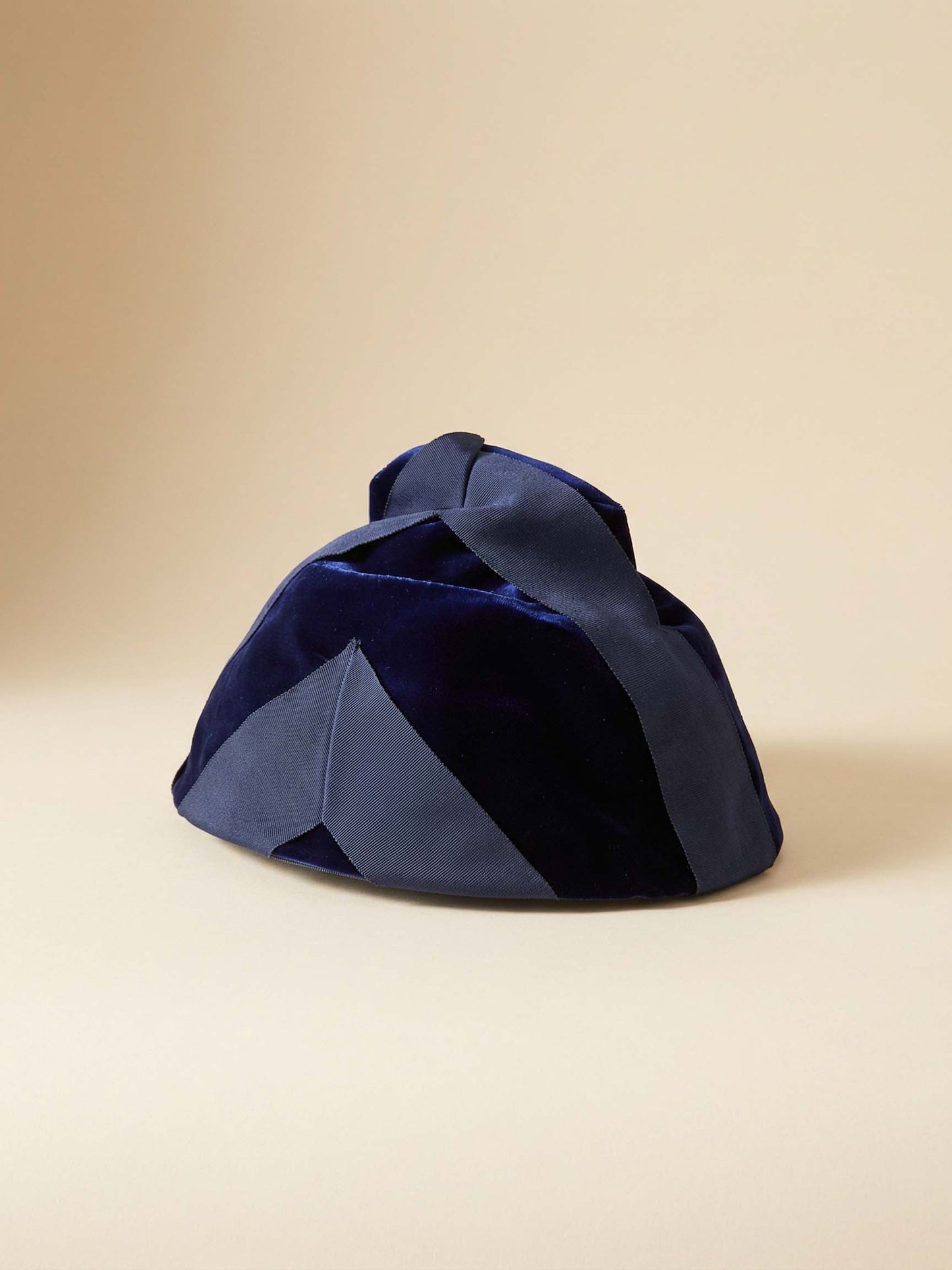 1950s - 1960s Navy - Dark Purple Velvet and Grosgrain Cloche Hat Himelhochs Detroit | Vintage Grosgrain Detail Millinery