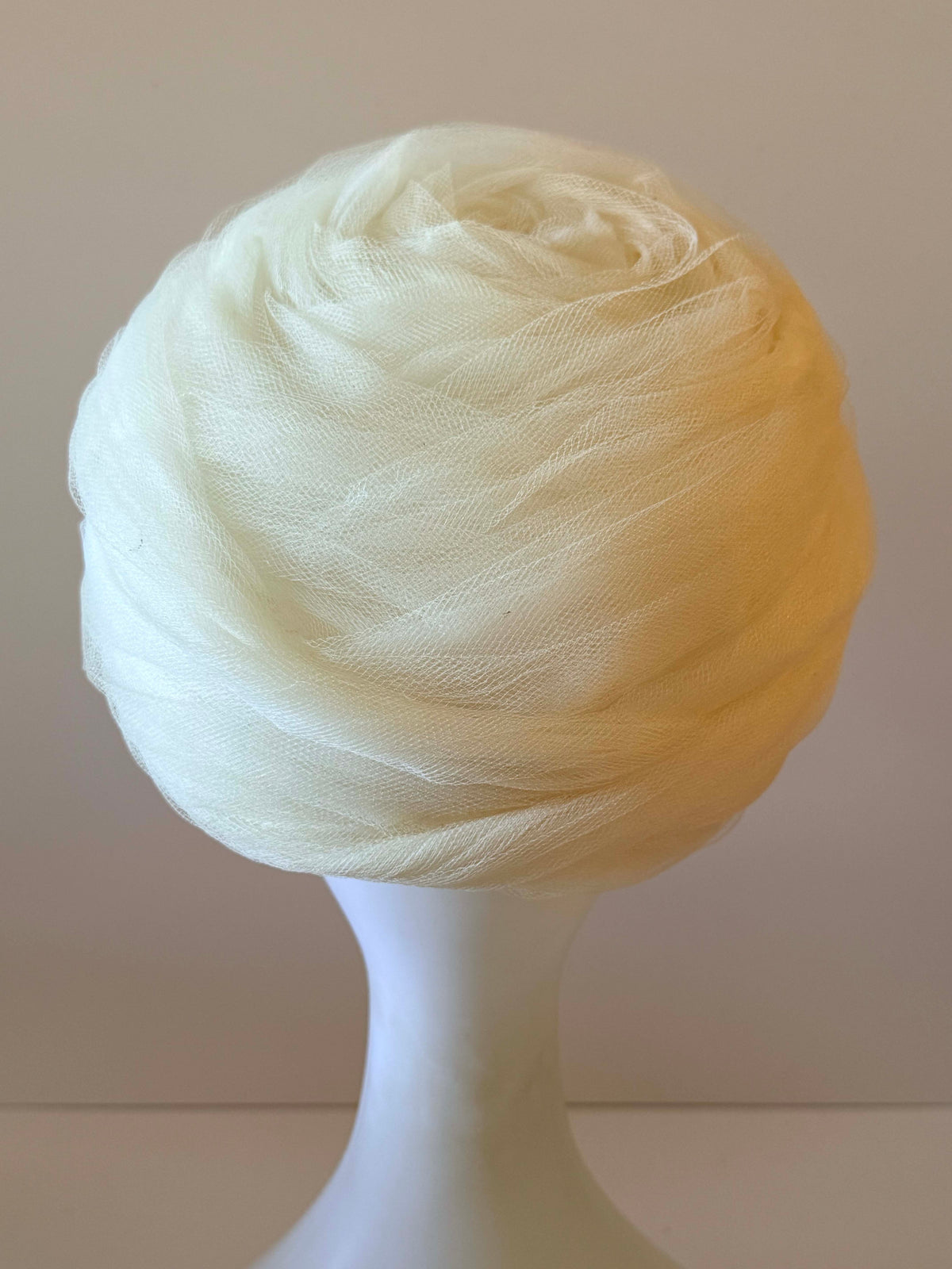 Vintage 1960s Ivory Tulle Turban Hat Draped Mesh Sculptural Pillbox Bridal Wedding Cocktail Mid Century Women's Millinery