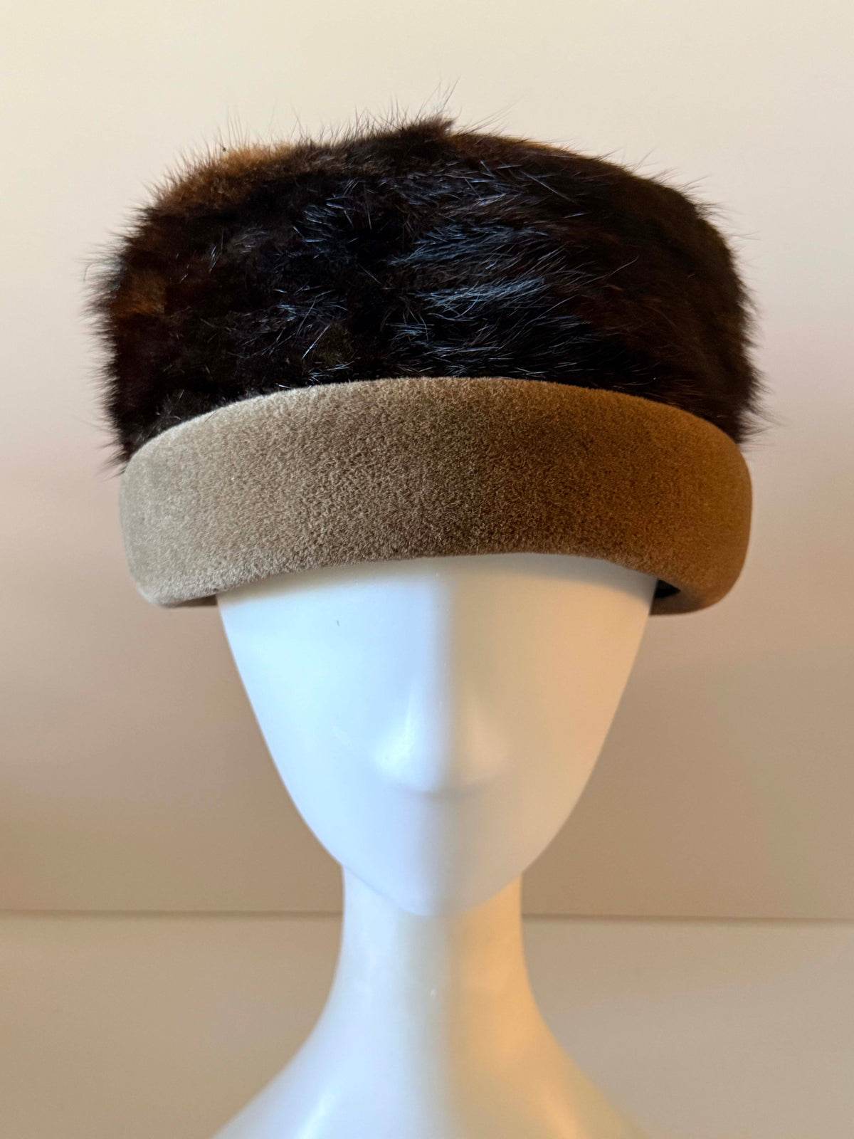 Vintage Lilly Daché Dachettes 1960s Taupe Wool Felt Pillbox Hat Dark Brown Fur Trim Designer Mid Century Winter Millinery