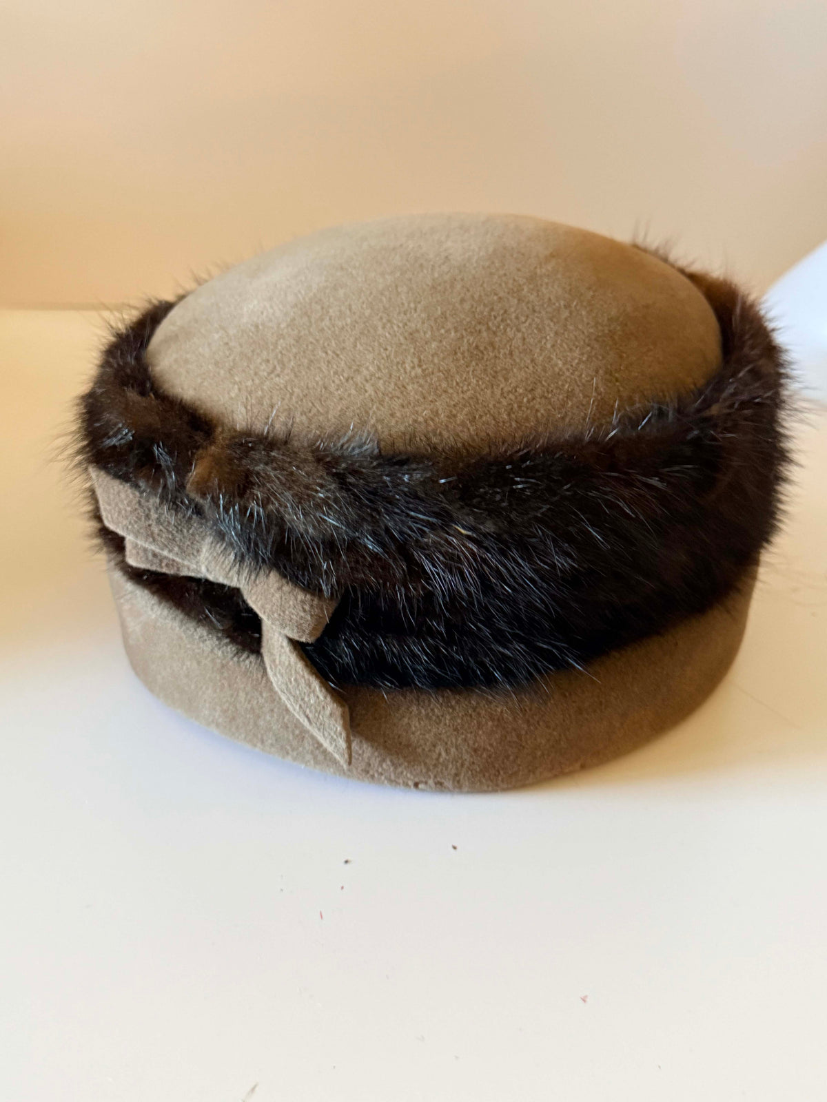 Vintage Lilly Daché Dachettes 1960s Taupe Wool Felt Pillbox Hat Dark Brown Fur Trim Designer Mid Century Winter Millinery