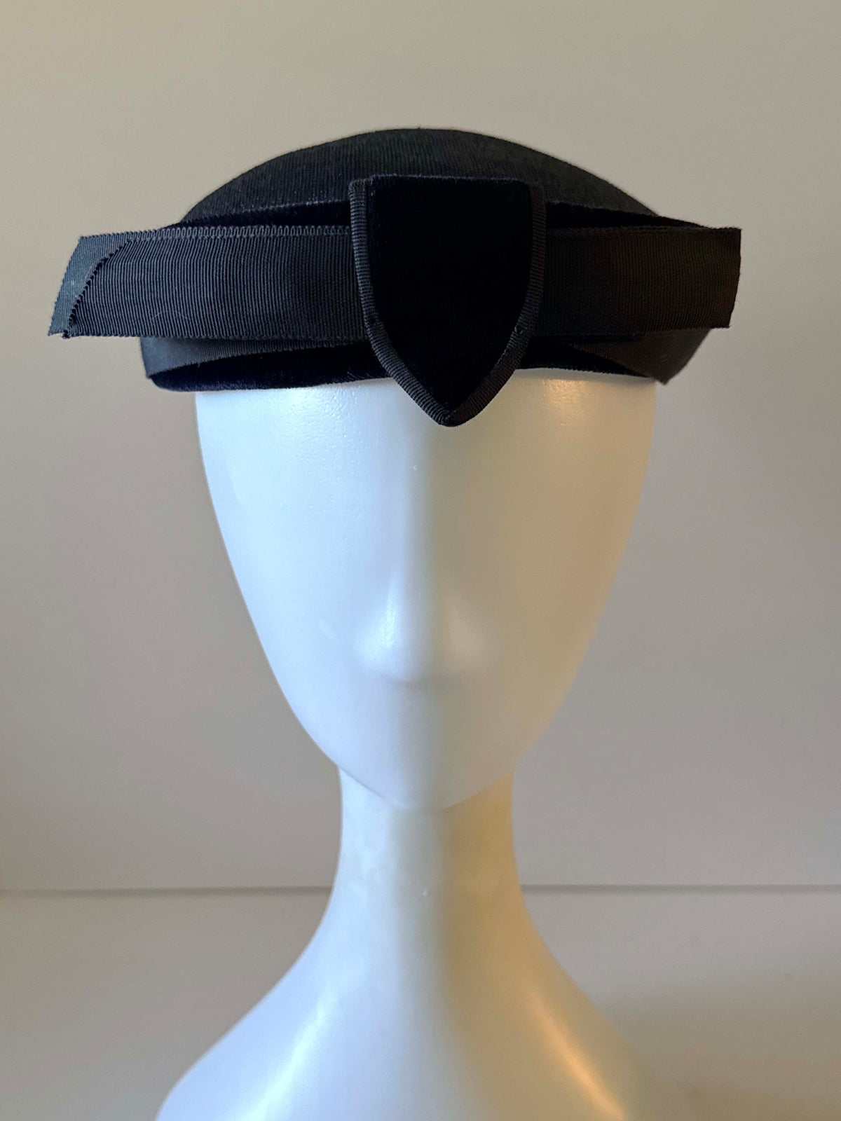 Vintage 1950s Joul de Luxe Black Pillbox Hat Velvet Shield Grosgrain Ribbon Mid Century Cocktail Hat Retro Millinery