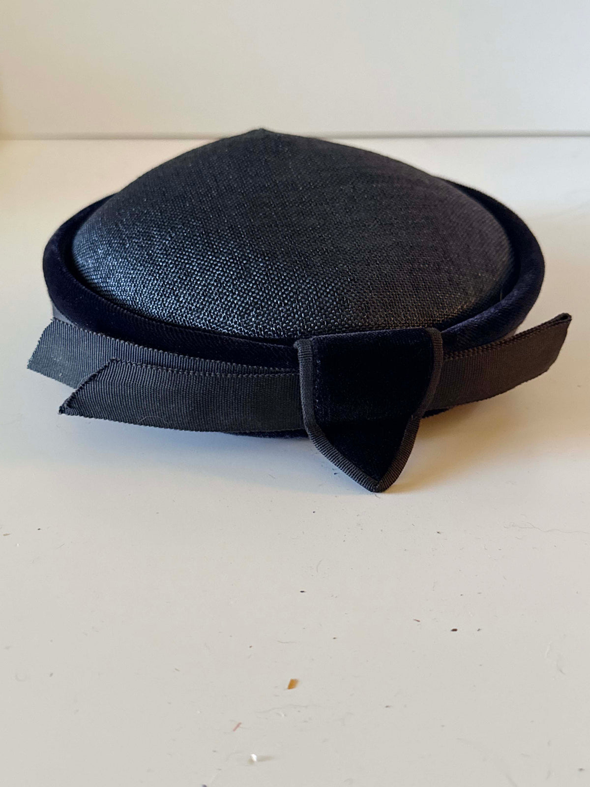 Vintage 1950s Joul de Luxe Black Pillbox Hat Velvet Shield Grosgrain Ribbon Mid Century Cocktail Hat Retro Millinery