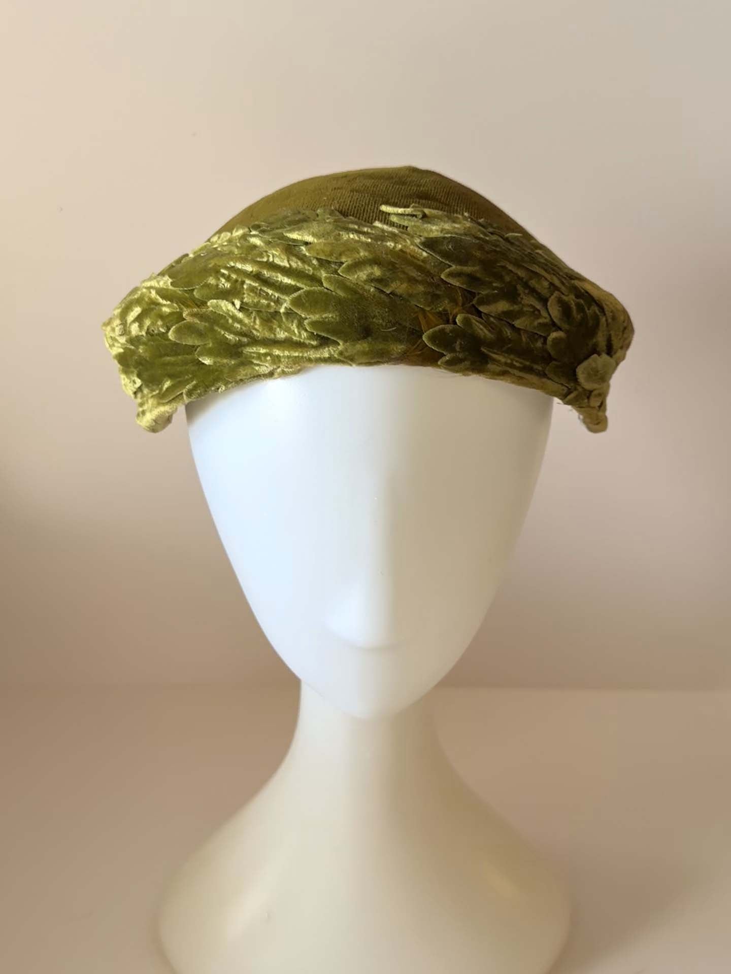 1960s Olive Green Velvet Leaf Cocktail Hat | Sculptural Velvet Fascinator Cap | Woodland Couture Style Vintage Hat