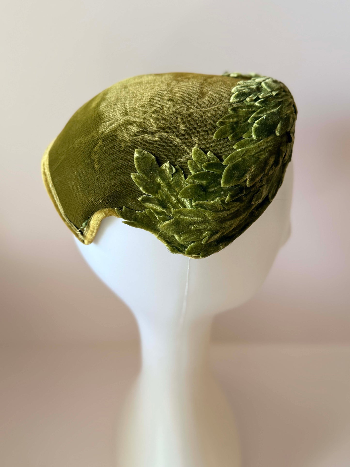 1960s Olive Green Velvet Leaf Cocktail Hat | Sculptural Velvet Fascinator Cap | Woodland Couture Style Vintage Hat