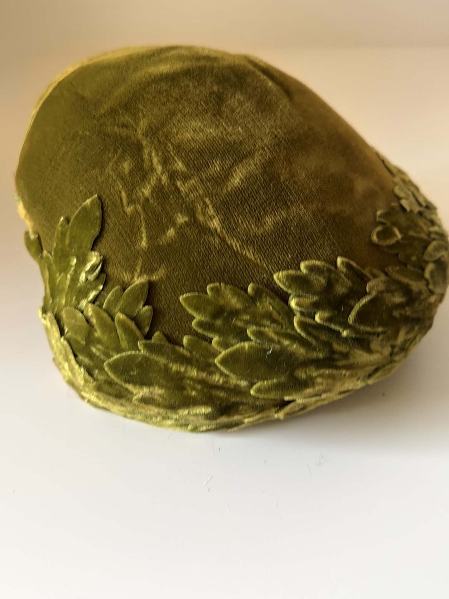 1960s Olive Green Velvet Leaf Cocktail Hat | Sculptural Velvet Fascinator Cap | Woodland Couture Style Vintage Hat
