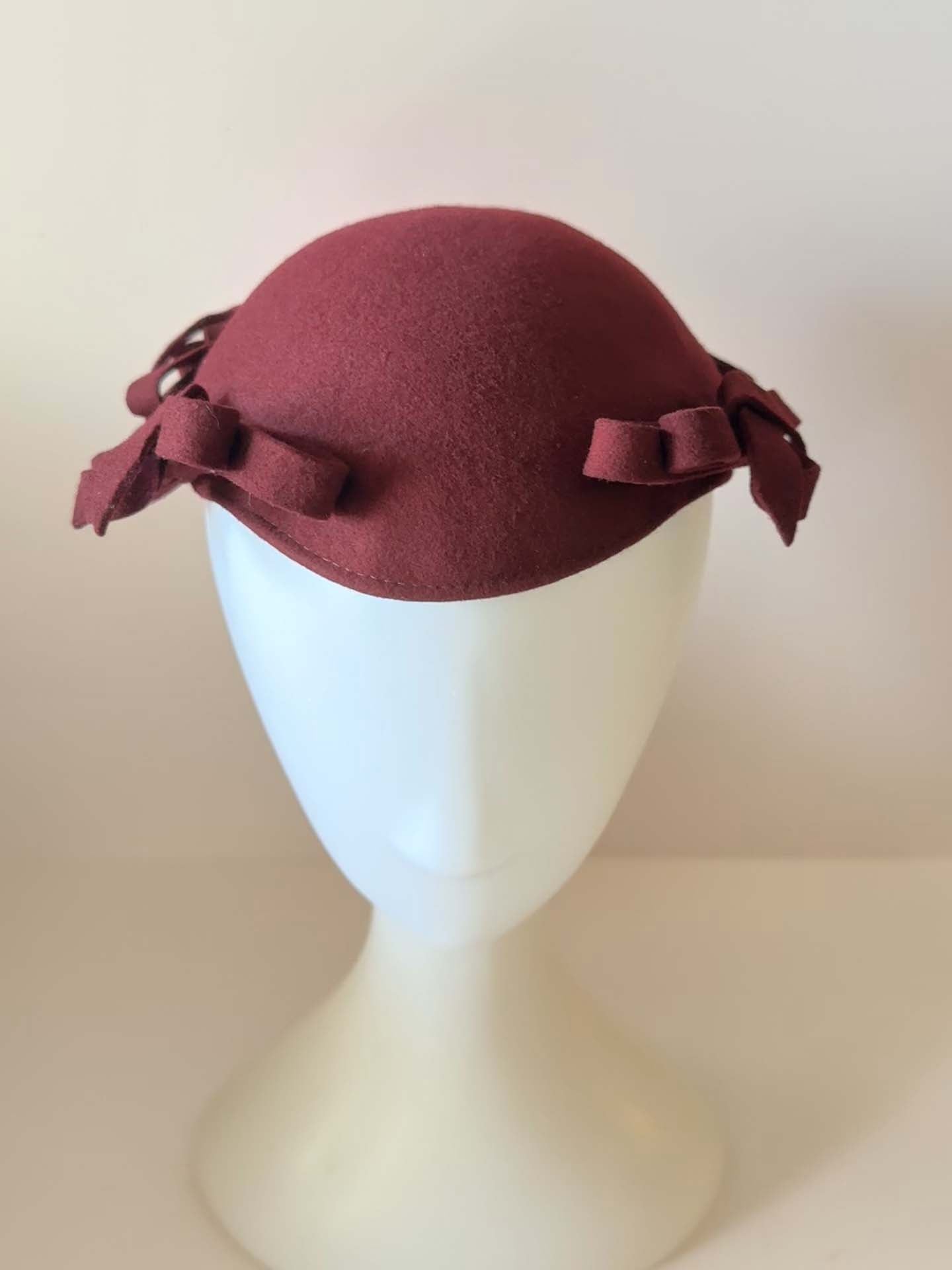 1950s Burgundy Felt Cocktail Hat | Vintage Bow Trim Fascinator | Sculptural Half Hat Tilt Cap