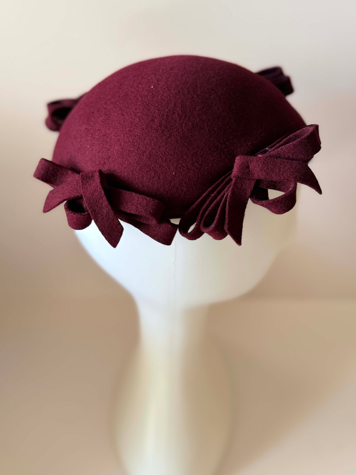 1950s Burgundy Felt Cocktail Hat | Vintage Bow Trim Fascinator | Sculptural Half Hat Tilt Cap