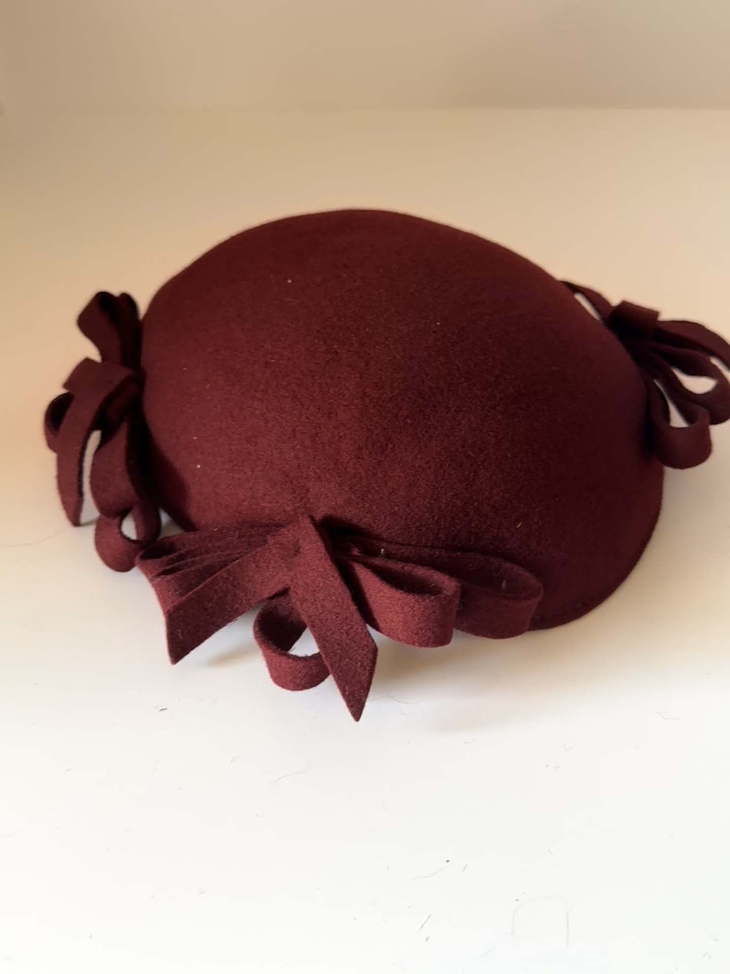 1950s Burgundy Felt Cocktail Hat | Vintage Bow Trim Fascinator | Sculptural Half Hat Tilt Cap