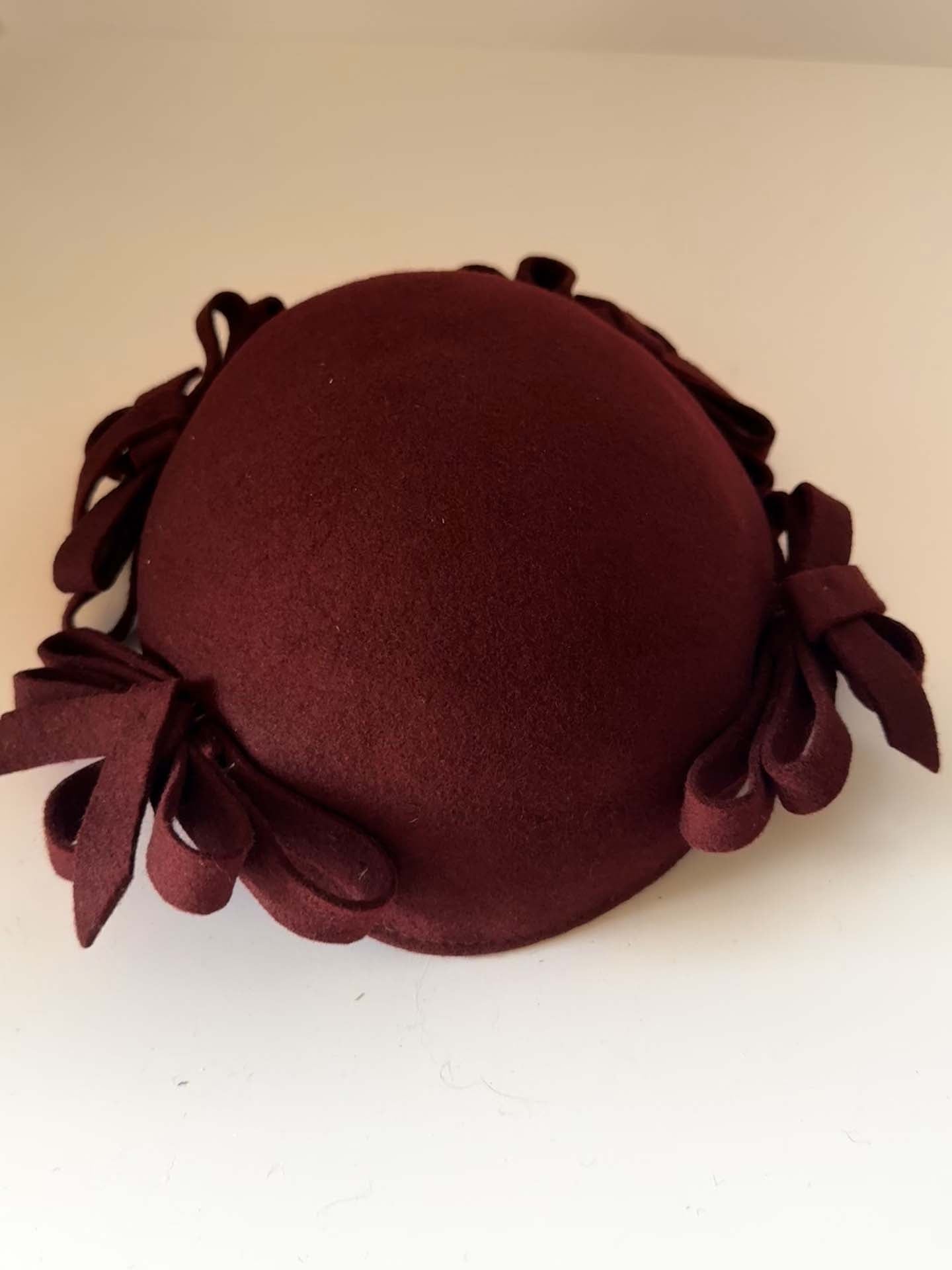 1950s Burgundy Felt Cocktail Hat | Vintage Bow Trim Fascinator | Sculptural Half Hat Tilt Cap