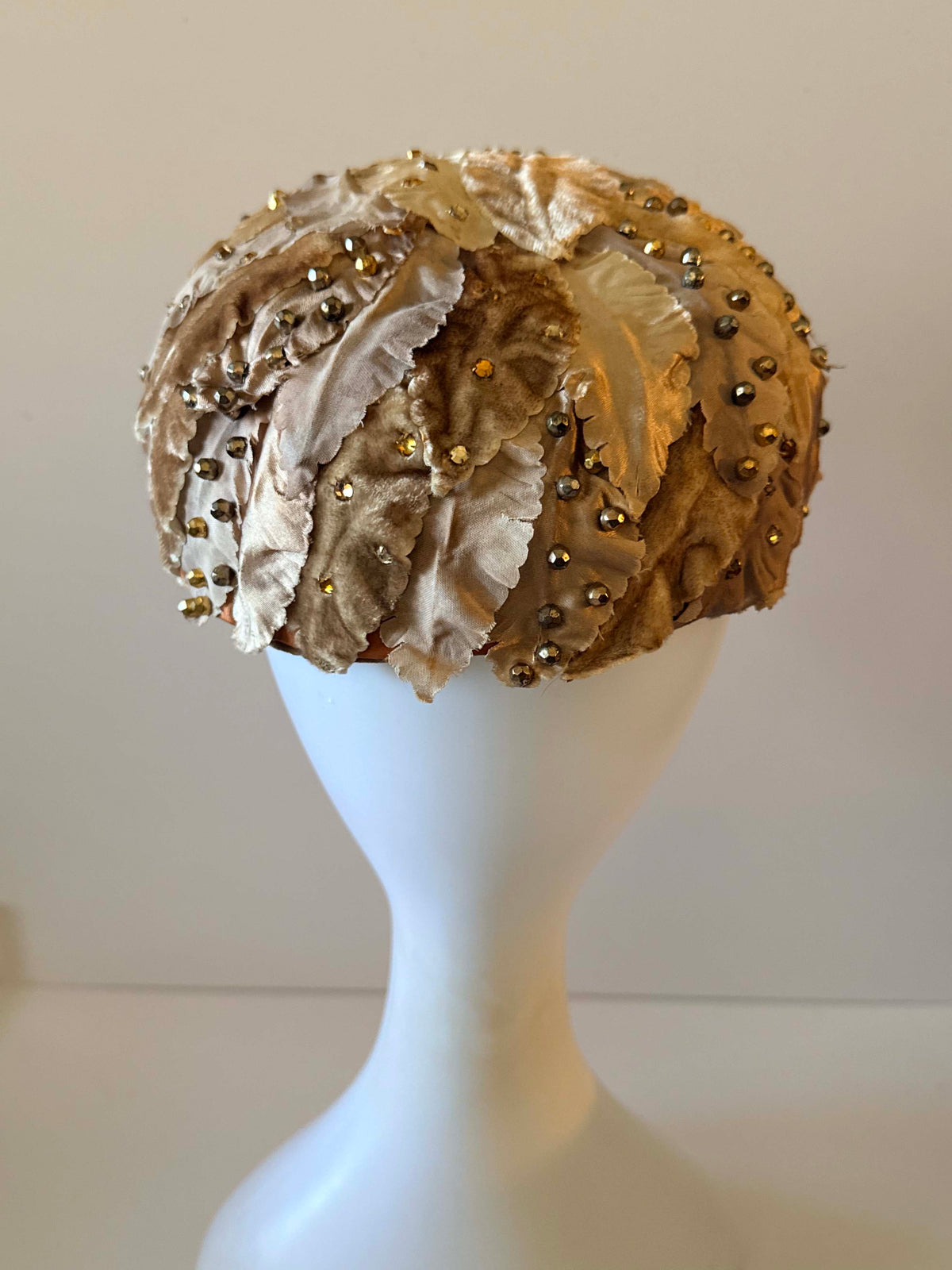 Vintage 1950s Vincent de Koven Champagne Gold Velvet Leaf Pillbox Hat Beaded Satin Cocktail Evening Designer Millinery