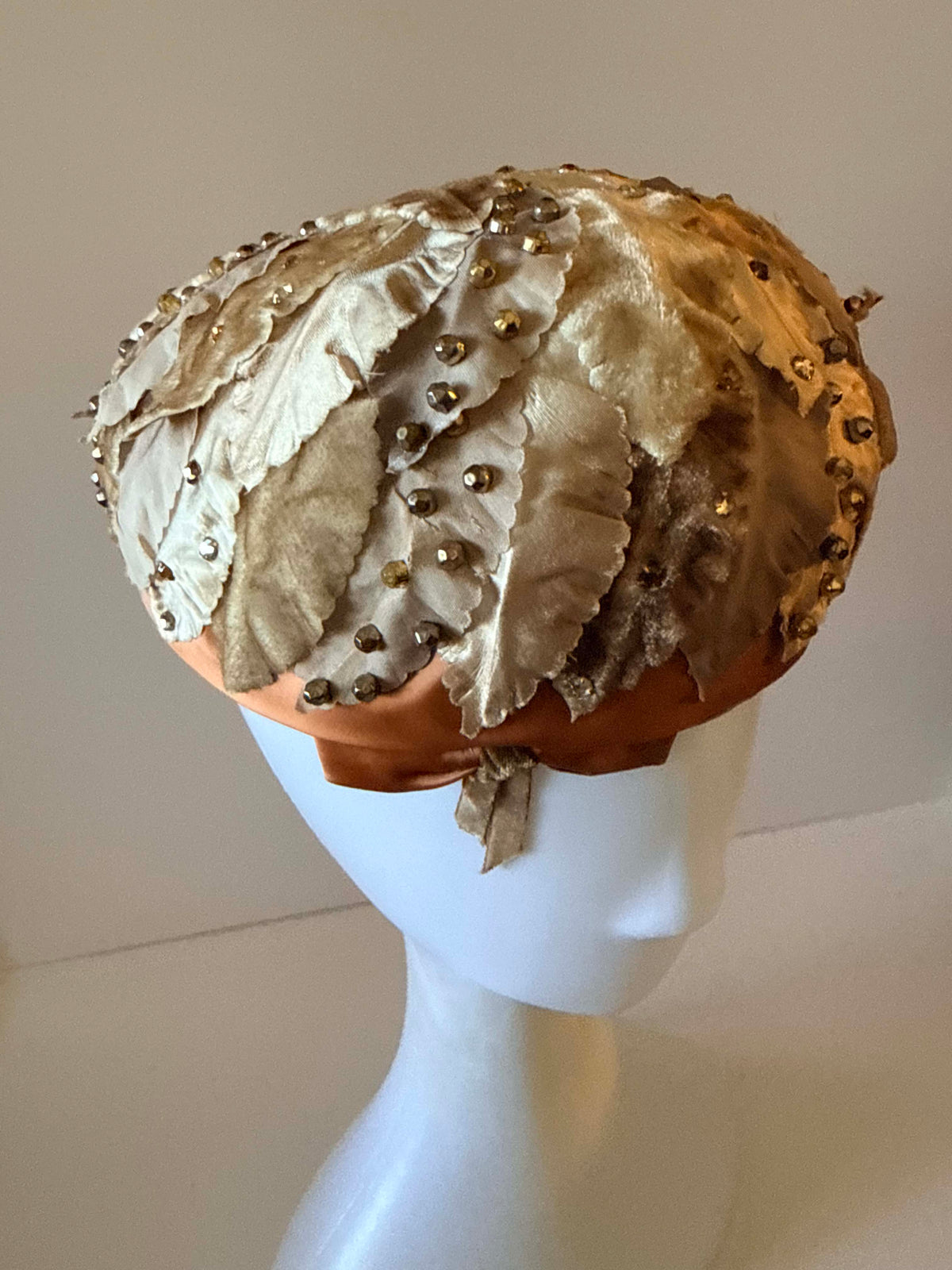 Vintage 1950s Vincent de Koven Champagne Gold Velvet Leaf Pillbox Hat Beaded Satin Cocktail Evening Designer Millinery