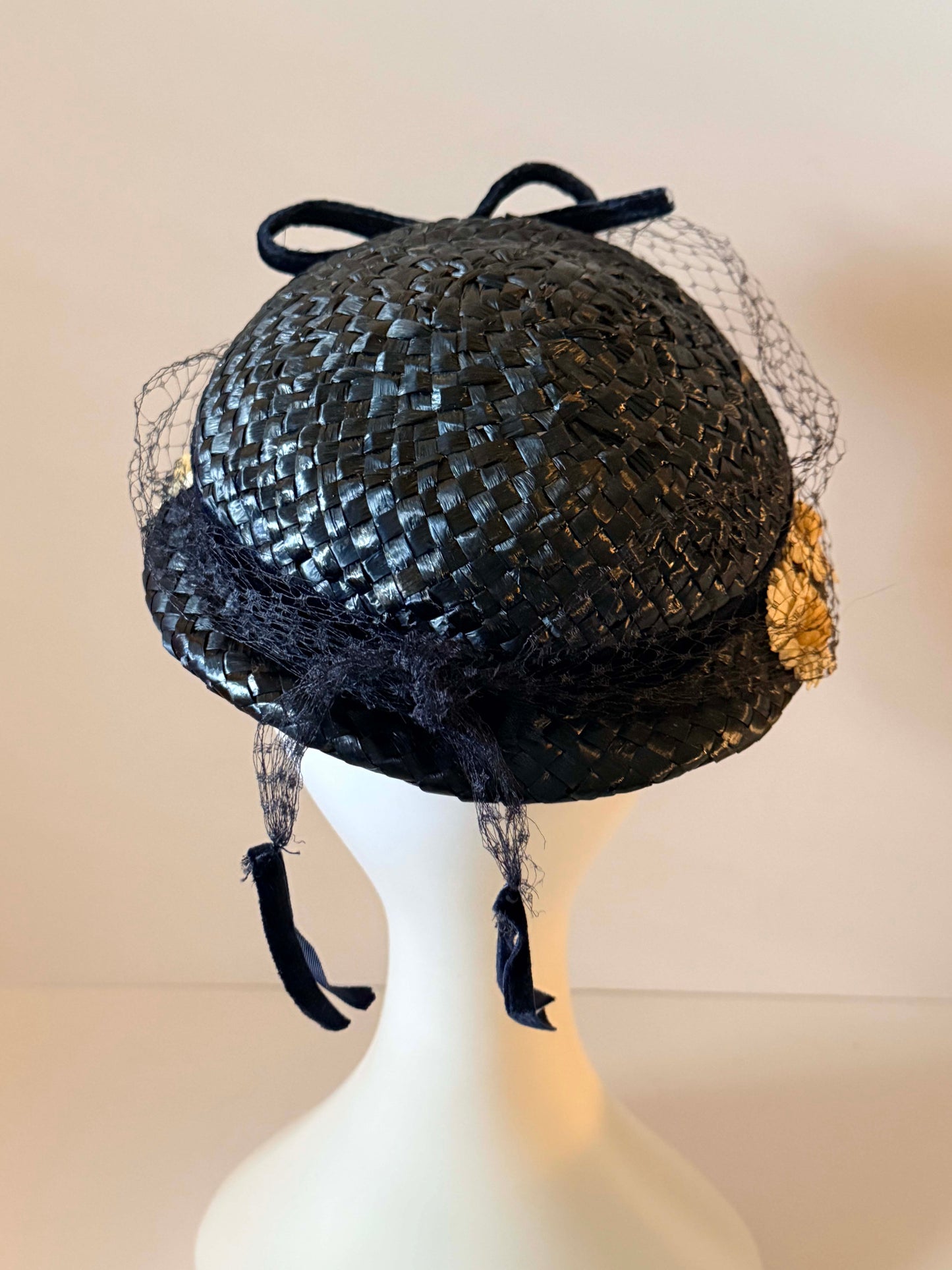 Vintage 1950s Navy Straw Daisy Half Hat | Floral Veiled Fascinator | Mid Century Tilt Hat with Velvet Bow