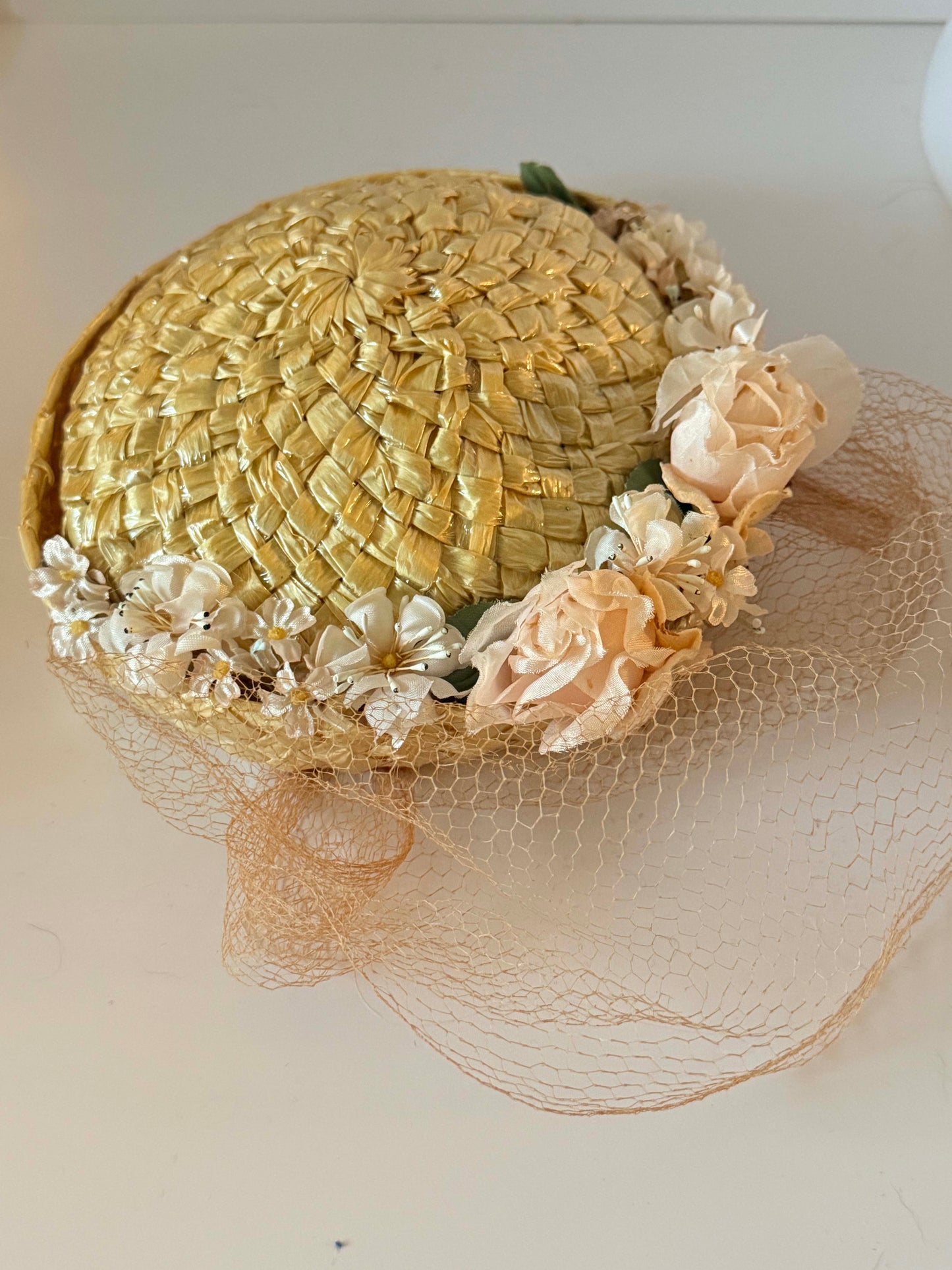 Vintage 1950s Straw Floral Veiled Cocktail Hat | Blush Rose Fascinator | Mid Century Garden Party Hat