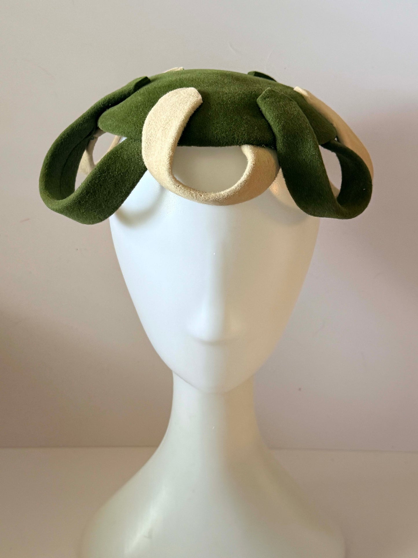 Vintage Royue's Cincinnati Sculptural Felt Hat | Green &amp; Ivory Wool Cocktail Hat | Avant Garde Loop Hat | Mid Century Modern Millinery | 1950s 1960s Statement Hat