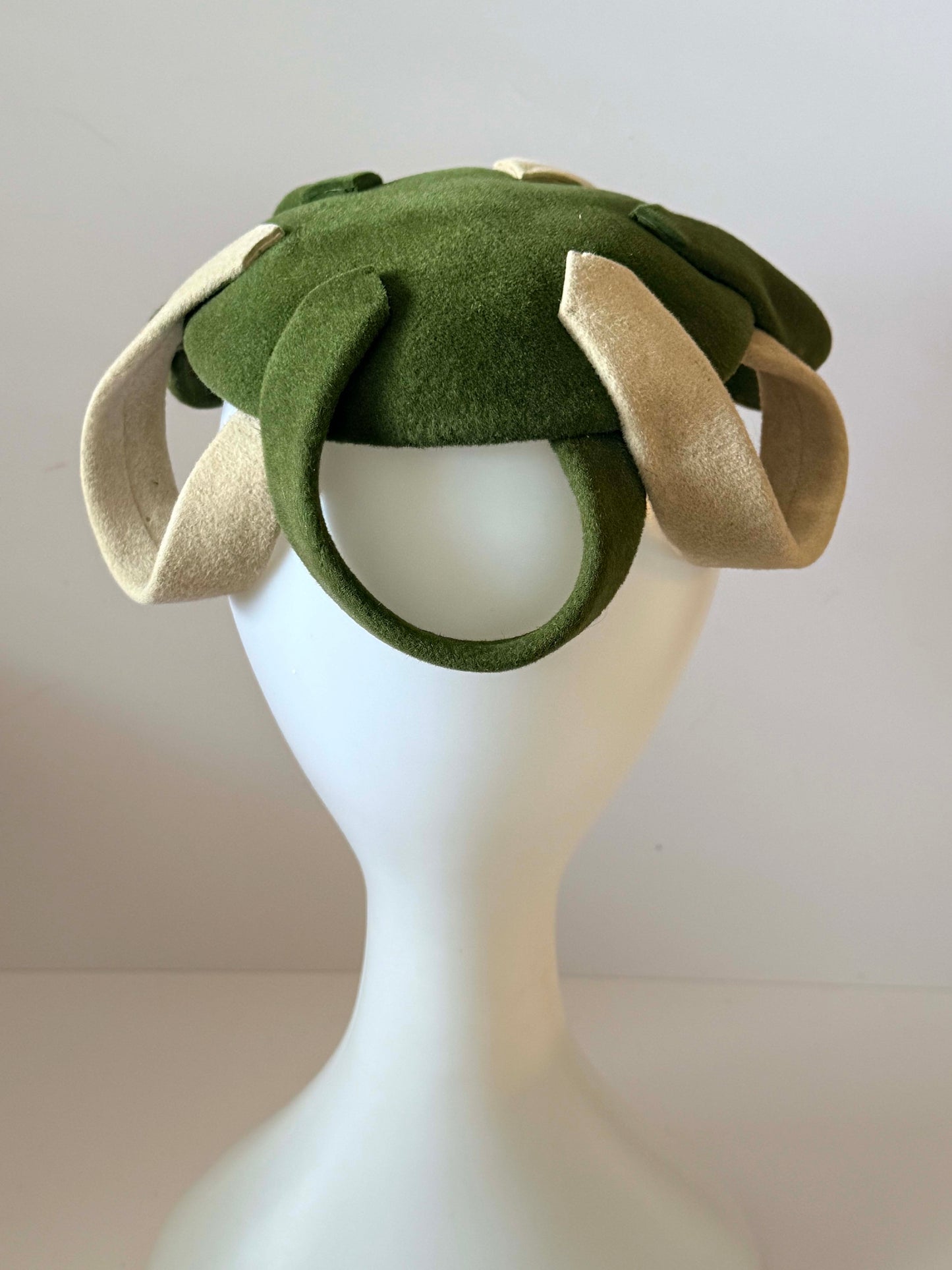Vintage Royue's Cincinnati Sculptural Felt Hat | Green &amp; Ivory Wool Cocktail Hat | Avant Garde Loop Hat | Mid Century Modern Millinery | 1950s 1960s Statement Hat
