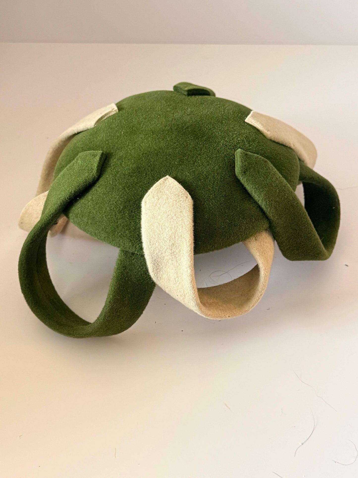 Vintage Royue's Cincinnati Sculptural Felt Hat | Green &amp; Ivory Wool Cocktail Hat | Avant Garde Loop Hat | Mid Century Modern Millinery | 1950s 1960s Statement Hat