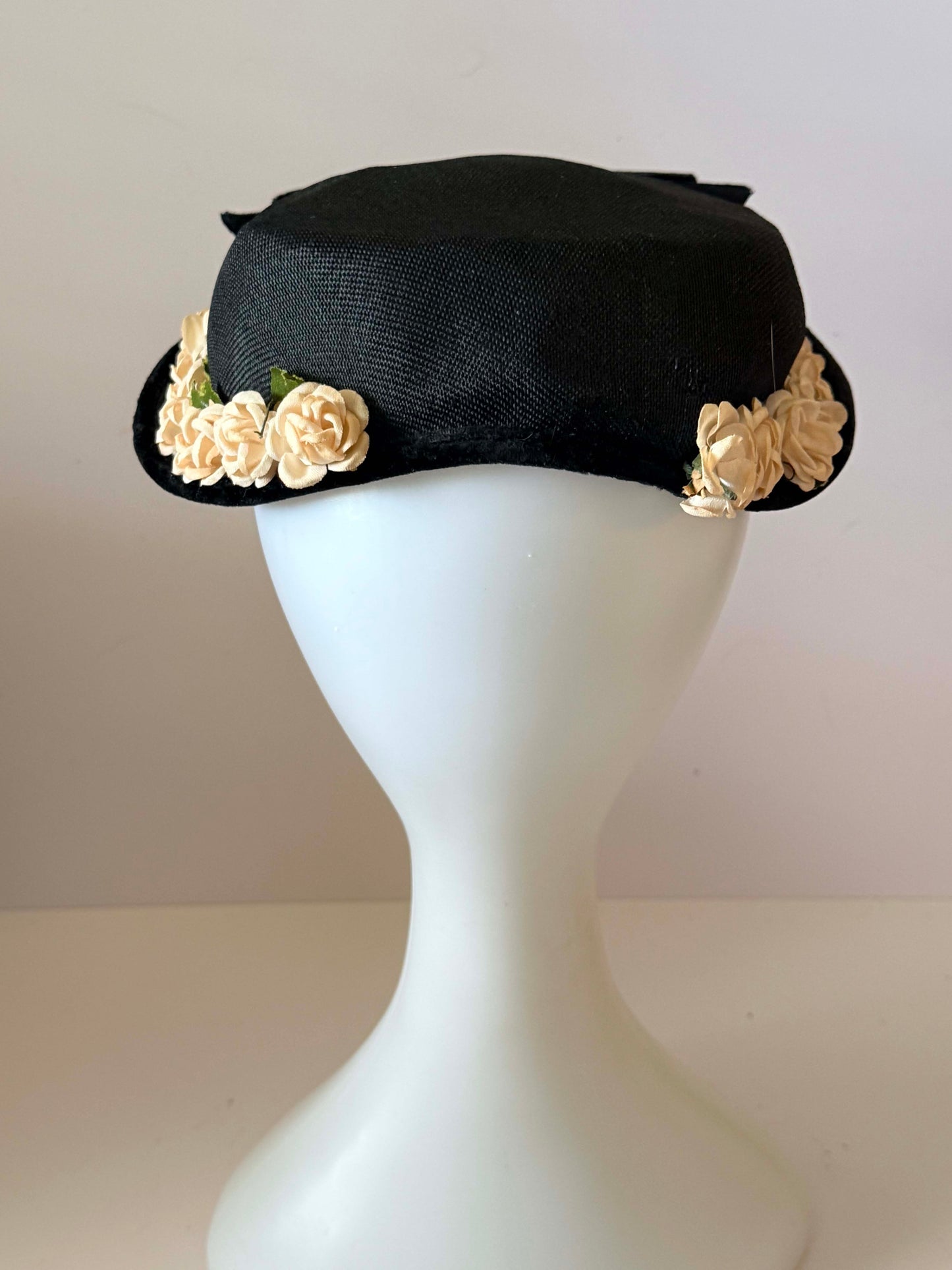 Vintage 1940s 1950s Black Floral Picture Hat | Cream Rose Trim Hat | Velvet Bow Cocktail Hat | Romantic Garden Party Hat | Church Wedding Hat