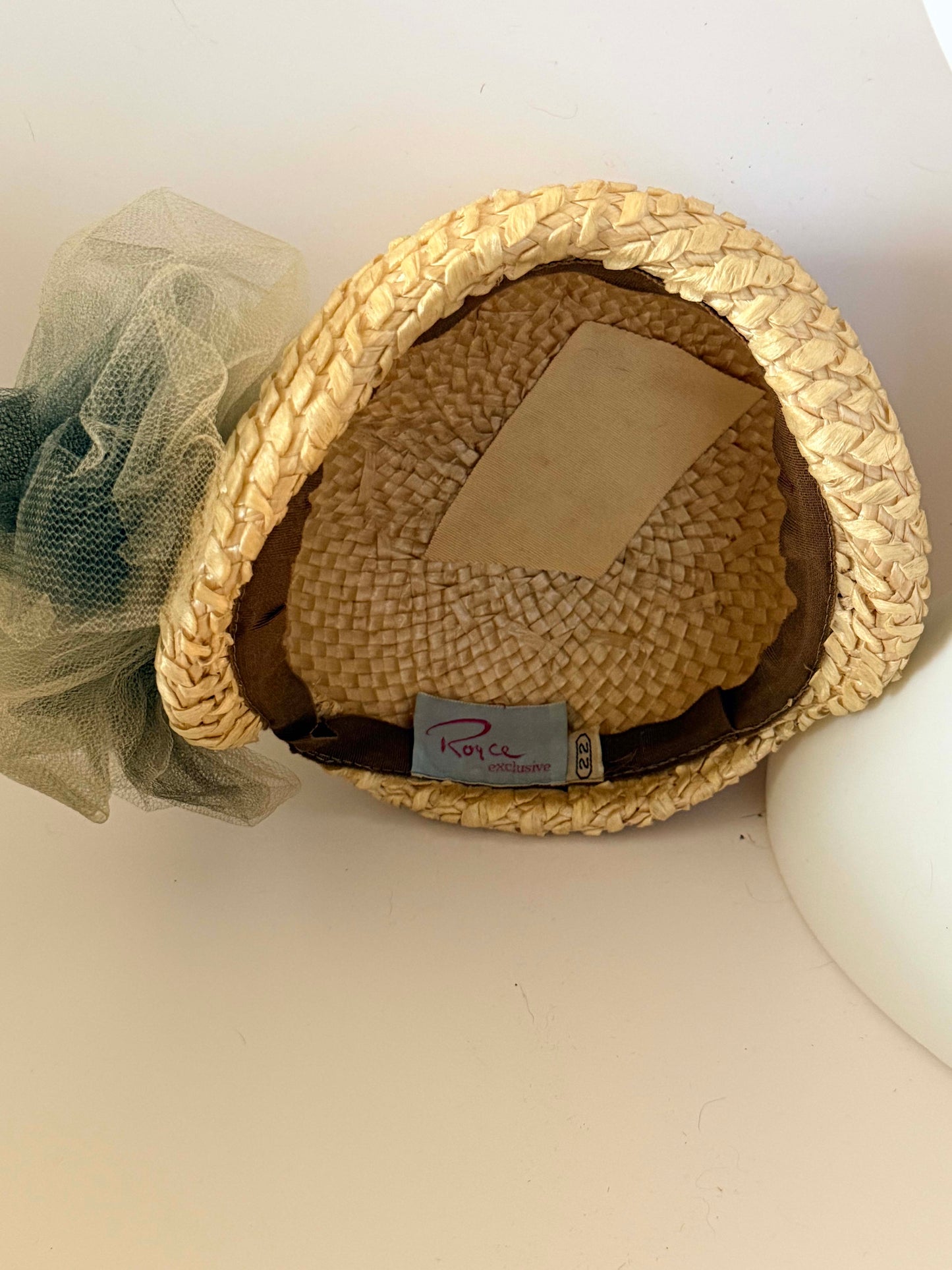 Vintage Royce Exclusive Straw Cloche Hat | Ivory Raffia Pillbox with Gray Tulle Bow | 1960s Derby Hat | Bridal Fascinator | Church Hat