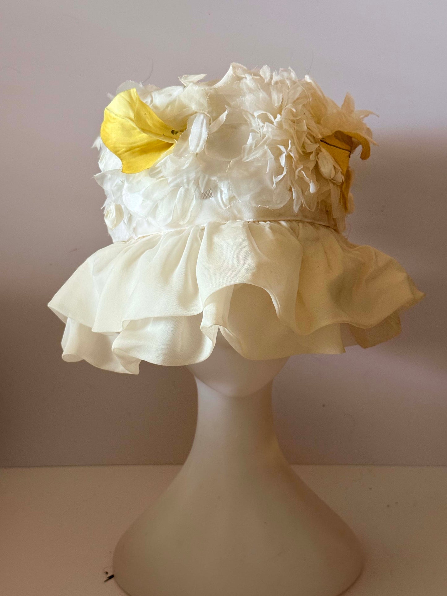1960s Floral Garden Party Hat | Vintage Ivory Flower Hat with Dramatic Ruffled Brim | Kentucky Derby Hat | Couture Millinery | Wedding Guest Hat