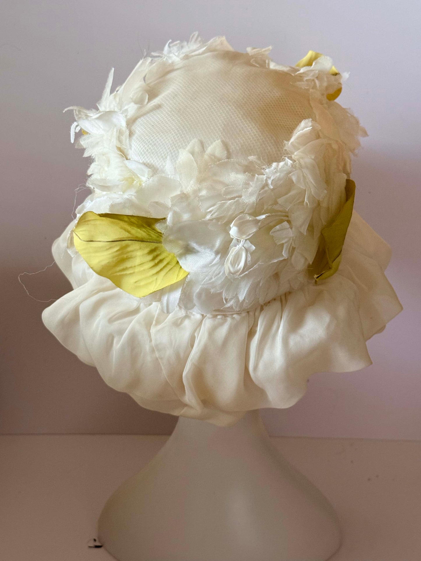 1960s Floral Garden Party Hat | Vintage Ivory Flower Hat with Dramatic Ruffled Brim | Kentucky Derby Hat | Couture Millinery | Wedding Guest Hat